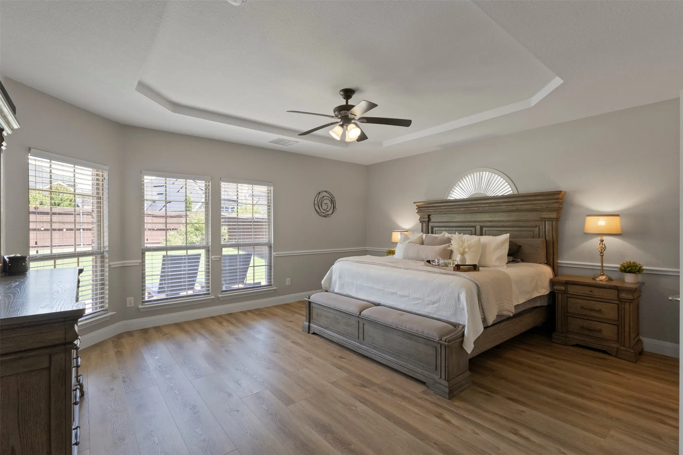 Single Family Residence For Sale in Denton County , 13909 Sparrow Hill Drive, Little Elm, Texas 75068, 5 Bedroom, 4 Bathroom, 3 Garage spaces, 3,759 Sqft, built in 2013, mls#21372127, Real Estate Agent in Little Elm, Homes For Sale in Denton county, Homes For Sale in Little Elm, Realtor in Little Elm Texas, Real Estate Brokerage Independent Realty Texas, Luminita Cordes Realtor