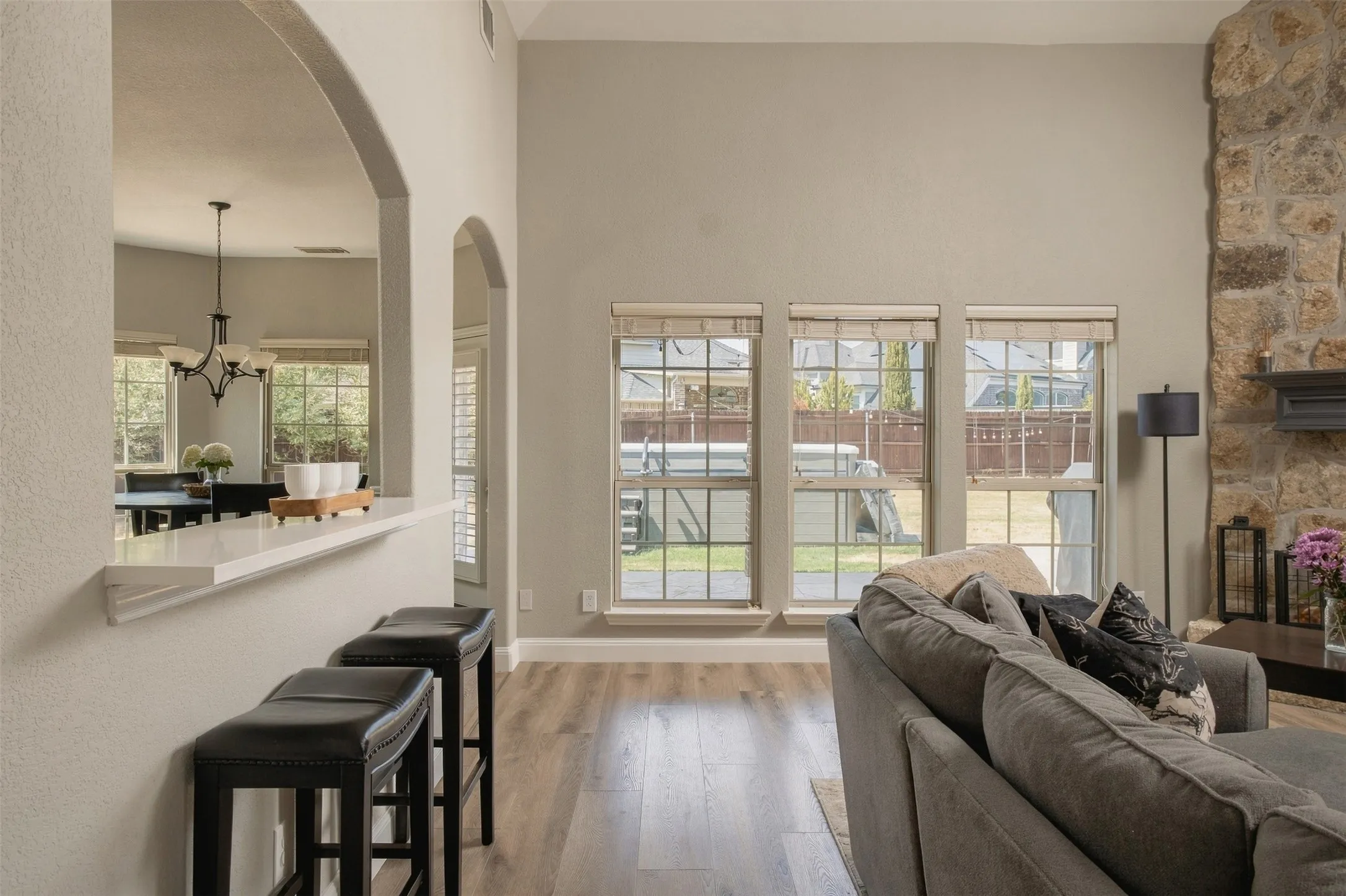 Single Family Residence For Sale in Denton County , 13909 Sparrow Hill Drive, Little Elm, Texas 75068, 5 Bedroom, 4 Bathroom, 3 Garage spaces, 3,759 Sqft, built in 2013, mls#21372127, Real Estate Agent in Little Elm, Homes For Sale in Denton county, Homes For Sale in Little Elm, Realtor in Little Elm Texas, Real Estate Brokerage Independent Realty Texas, Luminita Cordes Realtor