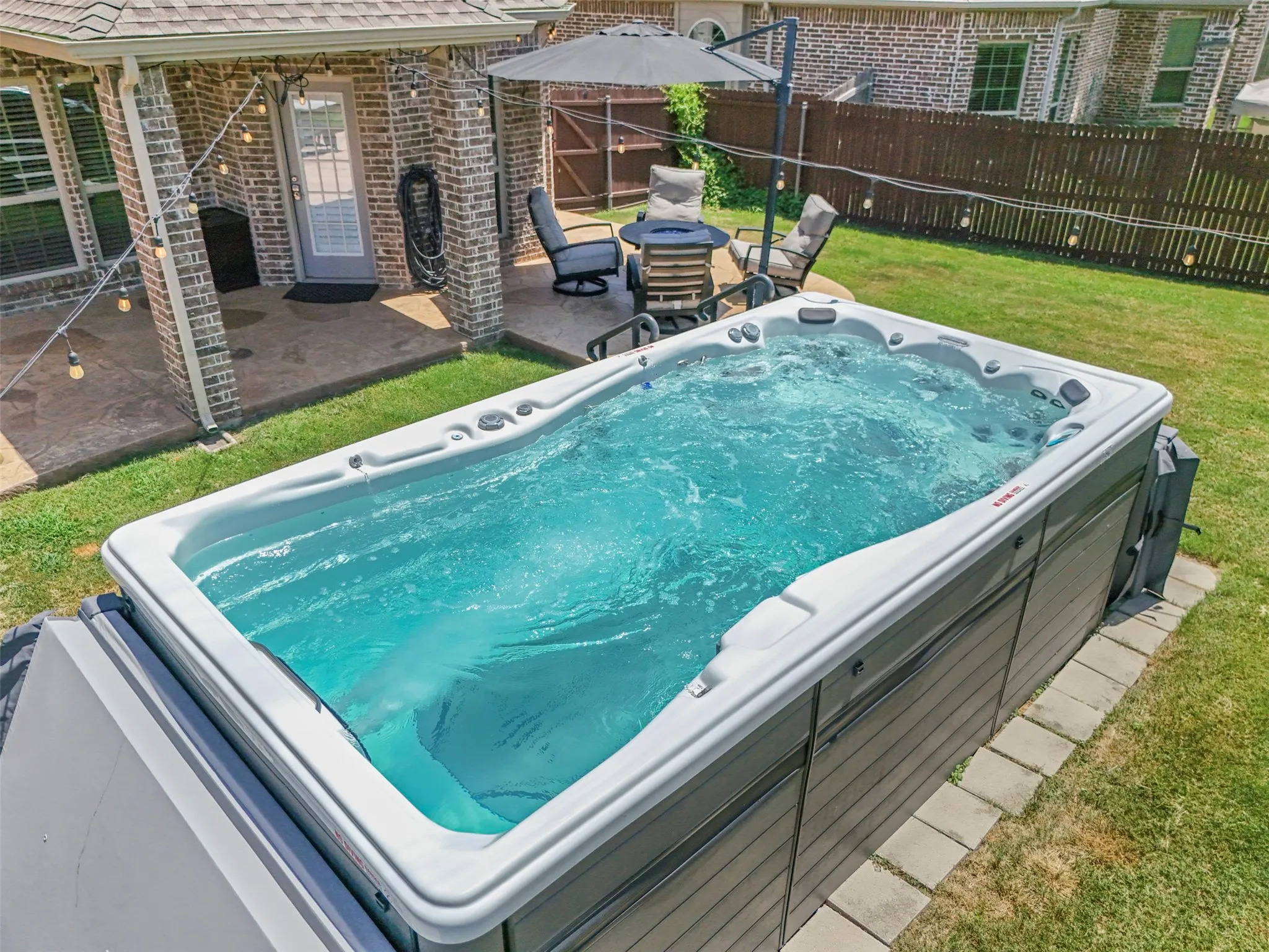 Single Family Residence For Sale in Denton County , 13909 Sparrow Hill Drive, Little Elm, Texas 75068, 5 Bedroom, 4 Bathroom, 3 Garage spaces, 3,759 Sqft, built in 2013, mls#21372127, Real Estate Agent in Little Elm, Homes For Sale in Denton county, Homes For Sale in Little Elm, Realtor in Little Elm Texas, Real Estate Brokerage Independent Realty Texas, Luminita Cordes Realtor