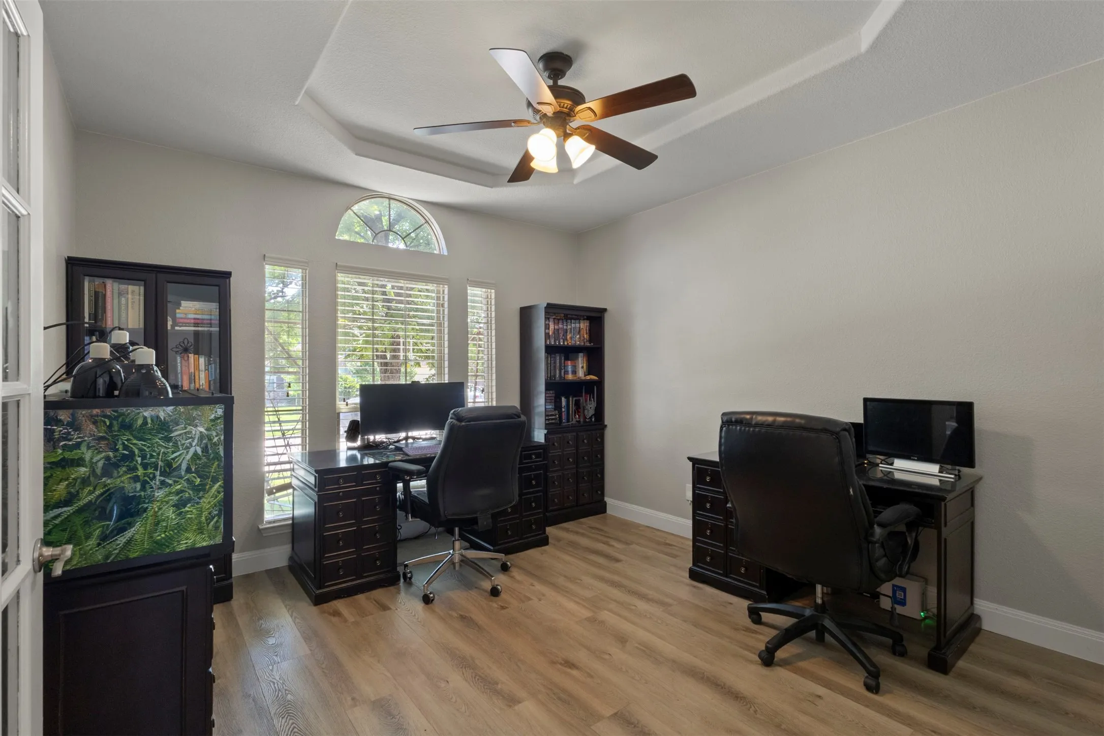 Single Family Residence For Sale in Denton County , 13909 Sparrow Hill Drive, Little Elm, Texas 75068, 5 Bedroom, 4 Bathroom, 3 Garage spaces, 3,759 Sqft, built in 2013, mls#21372127, Real Estate Agent in Little Elm, Homes For Sale in Denton county, Homes For Sale in Little Elm, Realtor in Little Elm Texas, Real Estate Brokerage Independent Realty Texas, Luminita Cordes Realtor