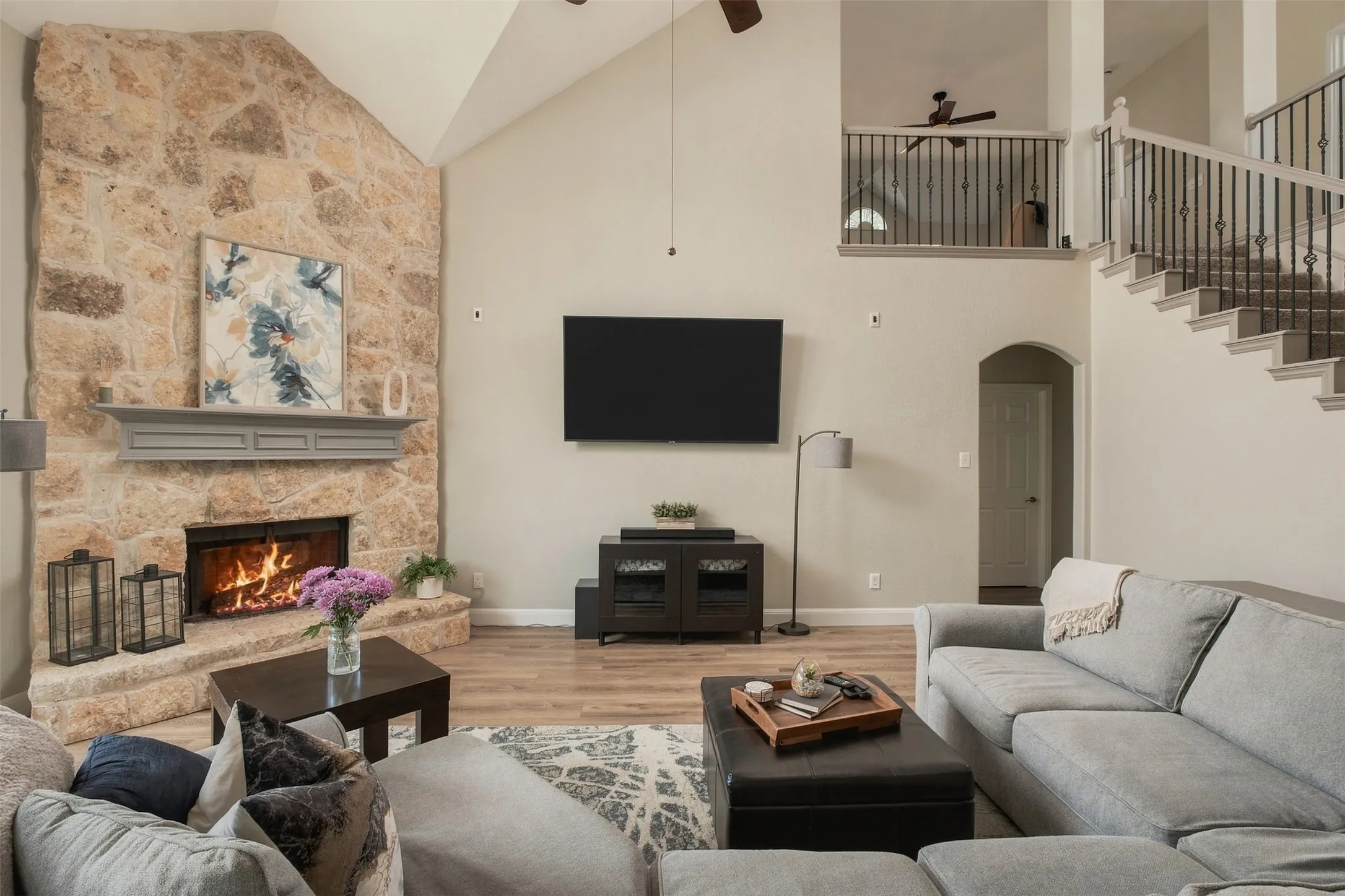 Single Family Residence For Sale in Denton County , 13909 Sparrow Hill Drive, Little Elm, Texas 75068, 5 Bedroom, 4 Bathroom, 3 Garage spaces, 3,759 Sqft, built in 2013, mls#21372127, Real Estate Agent in Little Elm, Homes For Sale in Denton county, Homes For Sale in Little Elm, Realtor in Little Elm Texas, Real Estate Brokerage Independent Realty Texas, Luminita Cordes Realtor