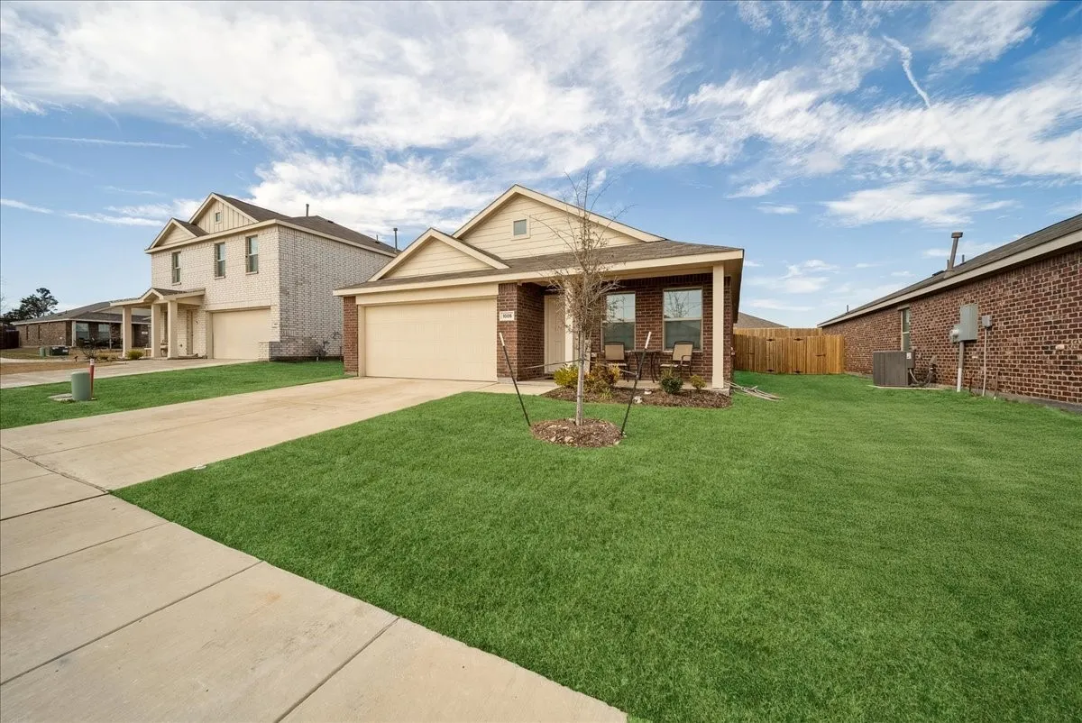 Single Family Residence For Rent in Dallas County , 1005 Crestview Drive, Hutchins, Texas 75141, 3 Bedroom, 2 Bathroom, 2 Garage spaces, 1,302 Sqft, built in 2022, mls#21372204, Real Estate Agent in Hutchins, Homes For Rent in Dallas county, Homes For Rent in Hutchins, Realtor in Hutchins Texas, Real Estate Brokerage Independent Realty Texas, Luminita Cordes Realtor