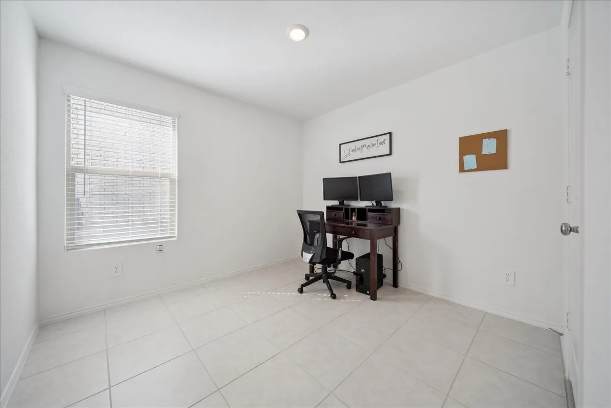 Single Family Residence For Rent in Dallas County , 1005 Crestview Drive, Hutchins, Texas 75141, 3 Bedroom, 2 Bathroom, 2 Garage spaces, 1,302 Sqft, built in 2022, mls#21372204, Real Estate Agent in Hutchins, Homes For Rent in Dallas county, Homes For Rent in Hutchins, Realtor in Hutchins Texas, Real Estate Brokerage Independent Realty Texas, Luminita Cordes Realtor