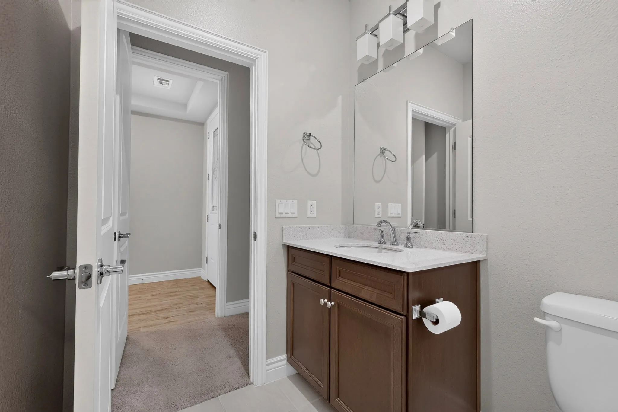 Single Family Residence For Sale in Denton County , 10312 Claystone Drive, Denton, Texas 76207, 2 Bedroom, 3 Bathroom, 2 Garage spaces, 1,760 Sqft, built in 2019, mls#21367860, Real Estate Agent in Denton, Homes For Sale in Denton county, Homes For Sale in Denton, Realtor in Denton Texas, Real Estate Brokerage Independent Realty Texas, Luminita Cordes Realtor