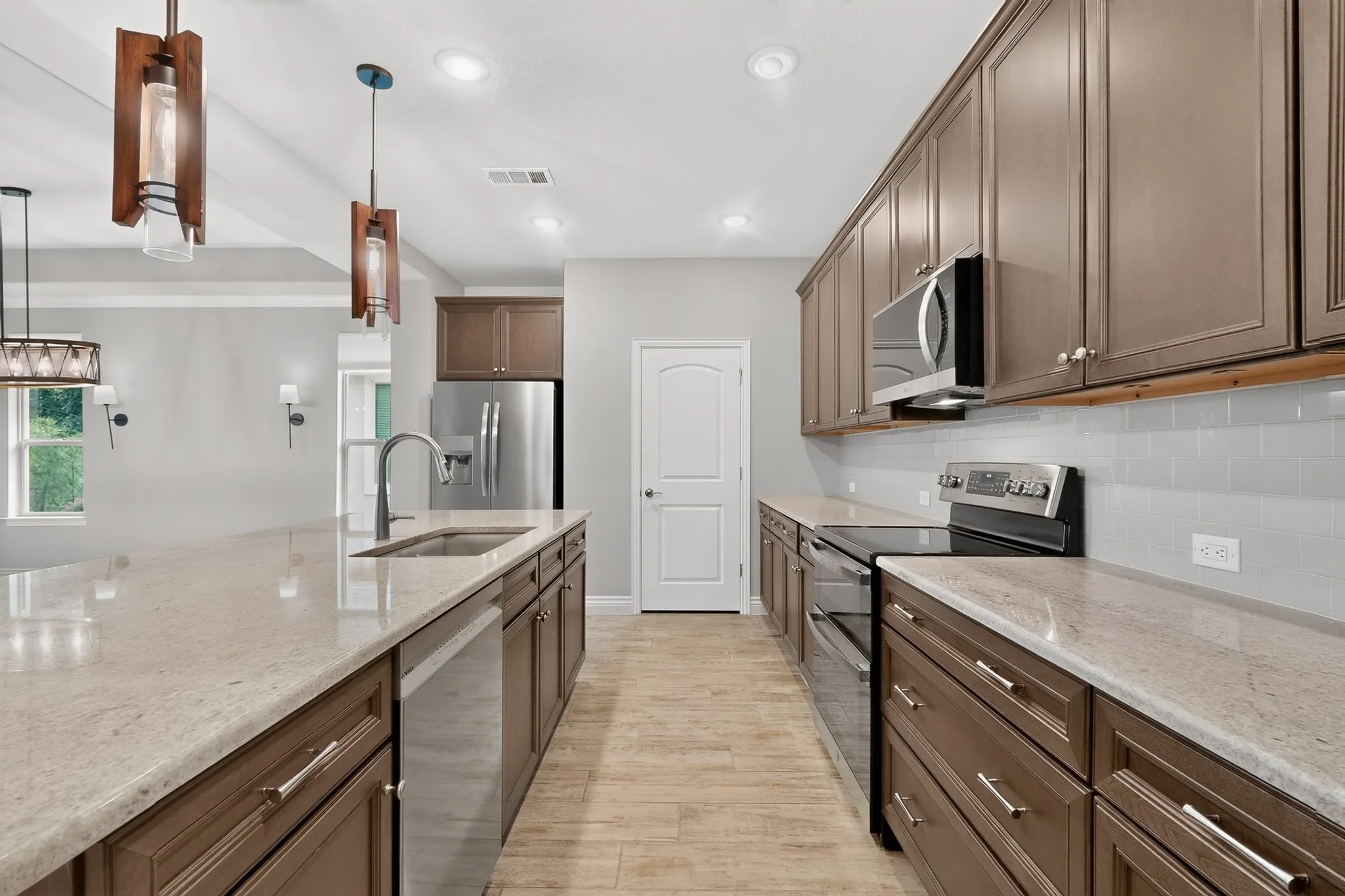 Single Family Residence For Sale in Denton County , 10312 Claystone Drive, Denton, Texas 76207, 2 Bedroom, 3 Bathroom, 2 Garage spaces, 1,760 Sqft, built in 2019, mls#21367860, Real Estate Agent in Denton, Homes For Sale in Denton county, Homes For Sale in Denton, Realtor in Denton Texas, Real Estate Brokerage Independent Realty Texas, Luminita Cordes Realtor