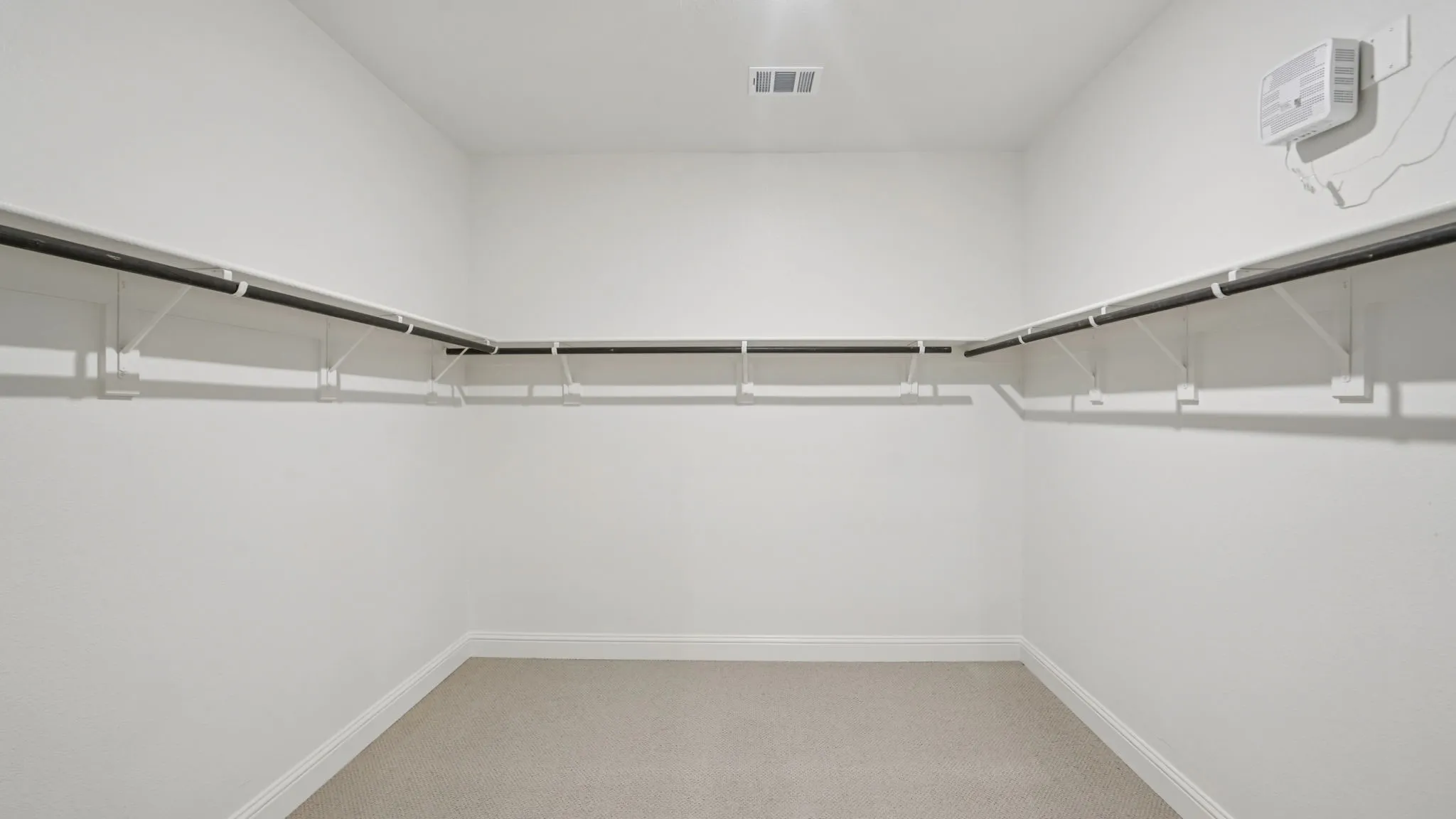  Photo is not of the actual home, but is an inspirational photo of builder’s model home and may depict options, furnishings, and/or decorator features that are not included.
