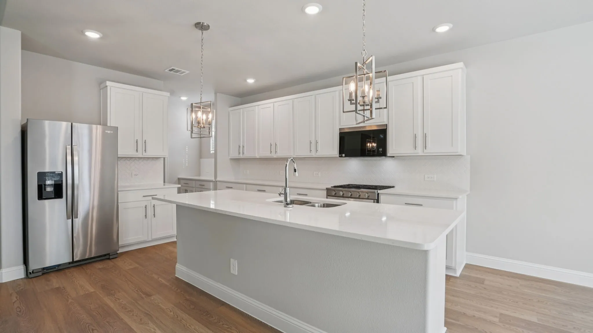  Photo is not of the actual home, but is an inspirational photo of builder’s model home and may depict options, furnishings, and/or decorator features that are not included.
