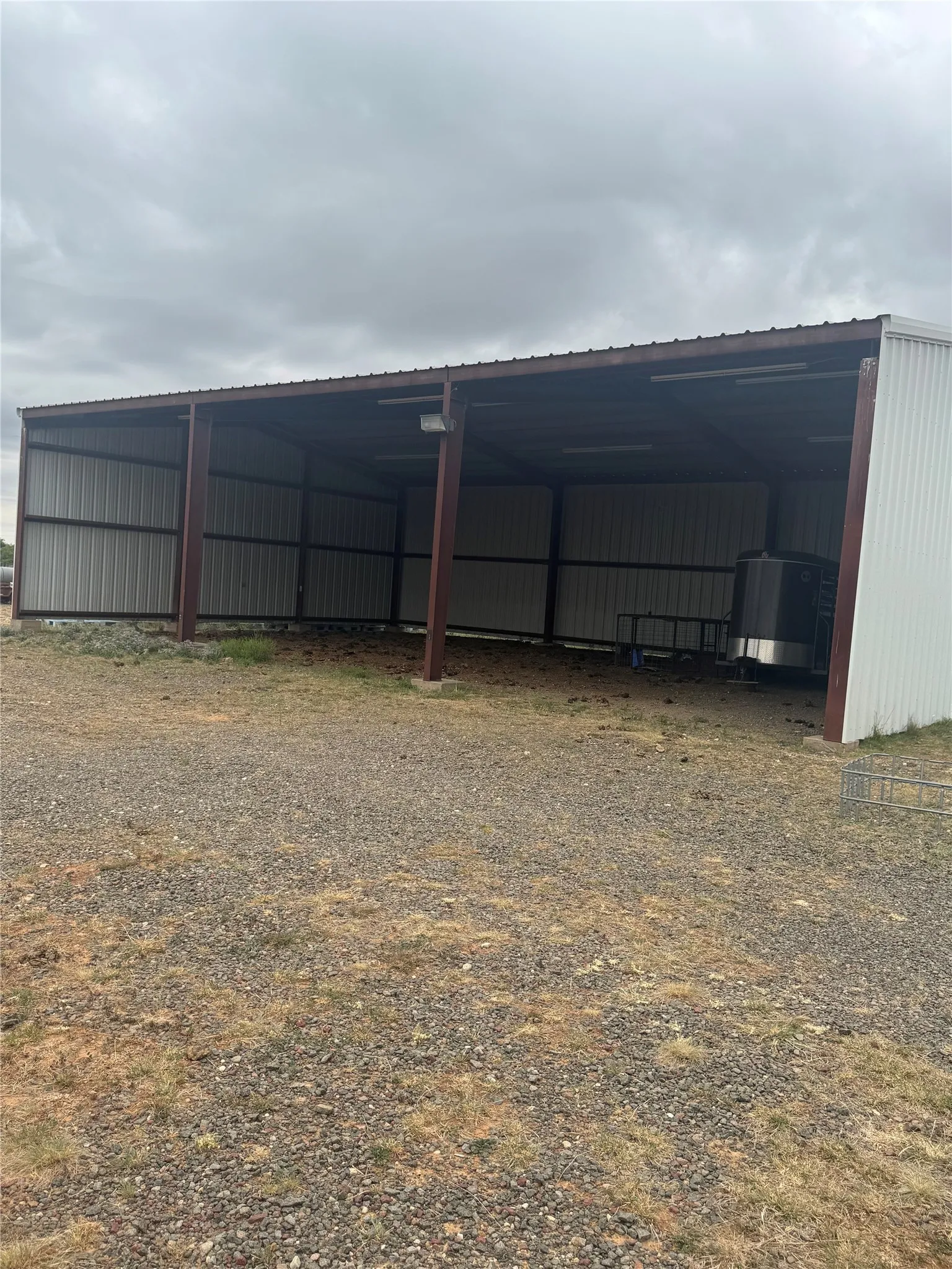 Industrial For Rent in Hardeman County , FM 2568 Florez Road, Quanah, Texas 79252, 0, 0, Garage spaces, 0 Sqft, built in 2010, mls#21372206, Real Estate Agent in Quanah, Homes For Rent in Hardeman county, Homes For Rent in Quanah, Realtor in Quanah Texas, Real Estate Brokerage Independent Realty Texas, Luminita Cordes Realtor