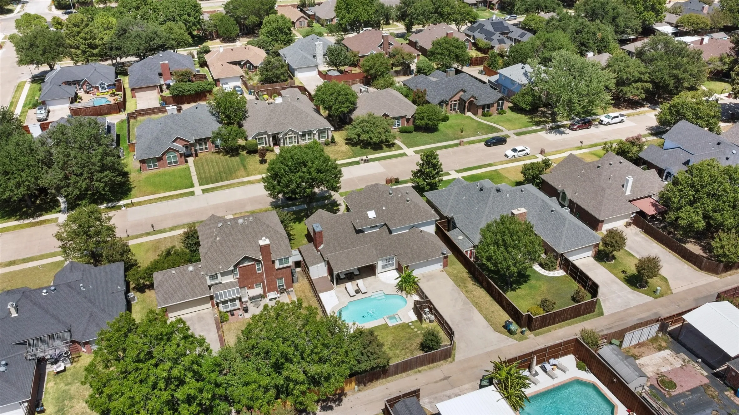 Single Family Residence For Sale in Denton County , 1650 Glenmore Drive, Lewisville, Texas 75077, 4 Bedroom, 3 Bathroom, 2 Garage spaces, 2,283 Sqft, built in 1991, mls#21370431, Real Estate Agent in Lewisville, Homes For Sale in Denton county, Homes For Sale in Lewisville, Realtor in Lewisville Texas, Real Estate Brokerage Independent Realty Texas, Luminita Cordes Realtor