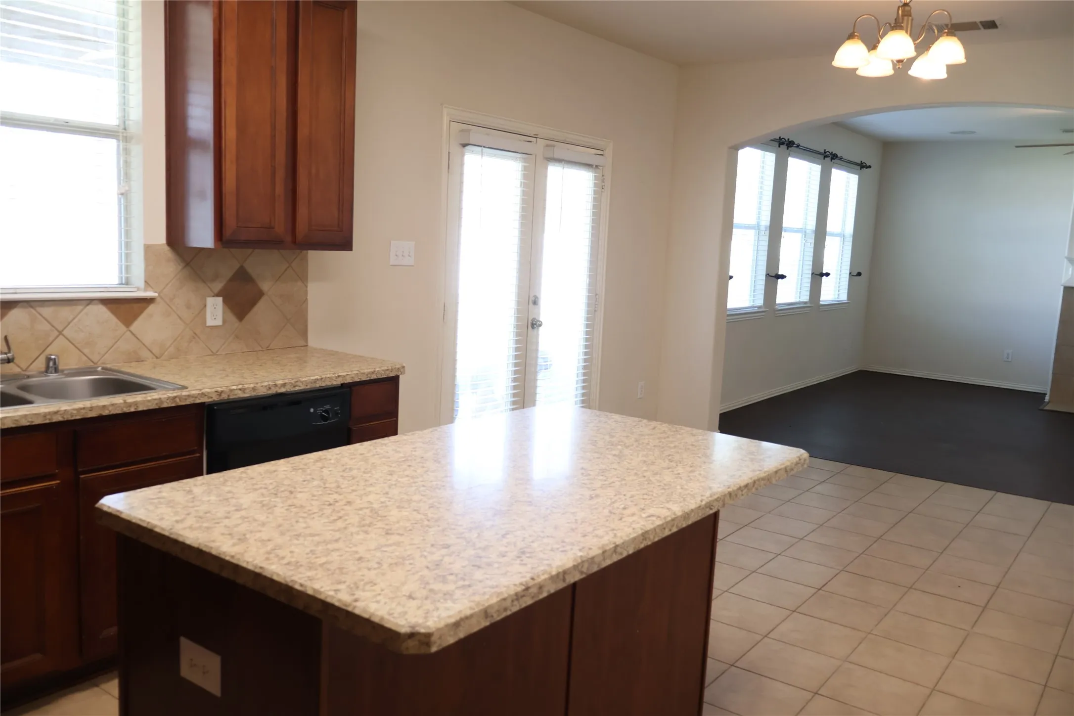 Single Family Residence For Rent in Denton County , 1713 Liberty Drive, Providence Village, Texas 76227, 5 Bedroom, 3 Bathroom, 3 Garage spaces, 2,899 Sqft, built in 2006, mls#21372144, Real Estate Agent in Providence Village, Homes For Rent in Denton county, Homes For Rent in Providence Village, Realtor in Providence Village Texas, Real Estate Brokerage Independent Realty Texas, Luminita Cordes Realtor