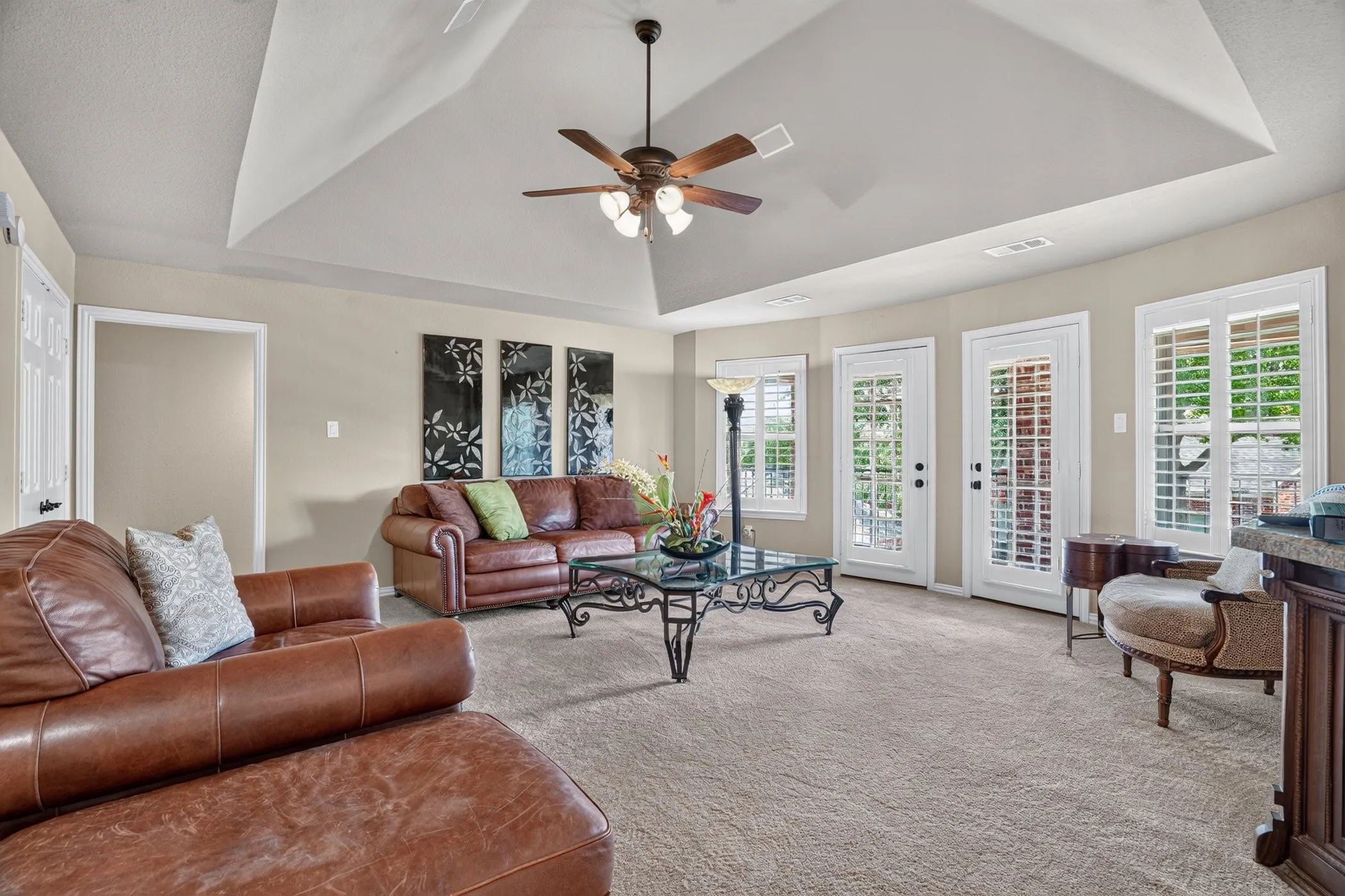 Single Family Residence For Sale in Denton County , 4816 Pack Saddle Way, Flower Mound, Texas 75028, 4 Bedroom, 4 Bathroom, 3 Garage spaces, 3,916 Sqft, built in 1999, mls#21371786, Real Estate Agent in Flower Mound, Homes For Sale in Denton county, Homes For Sale in Flower Mound, Realtor in Flower Mound Texas, Real Estate Brokerage Independent Realty Texas, Luminita Cordes Realtor