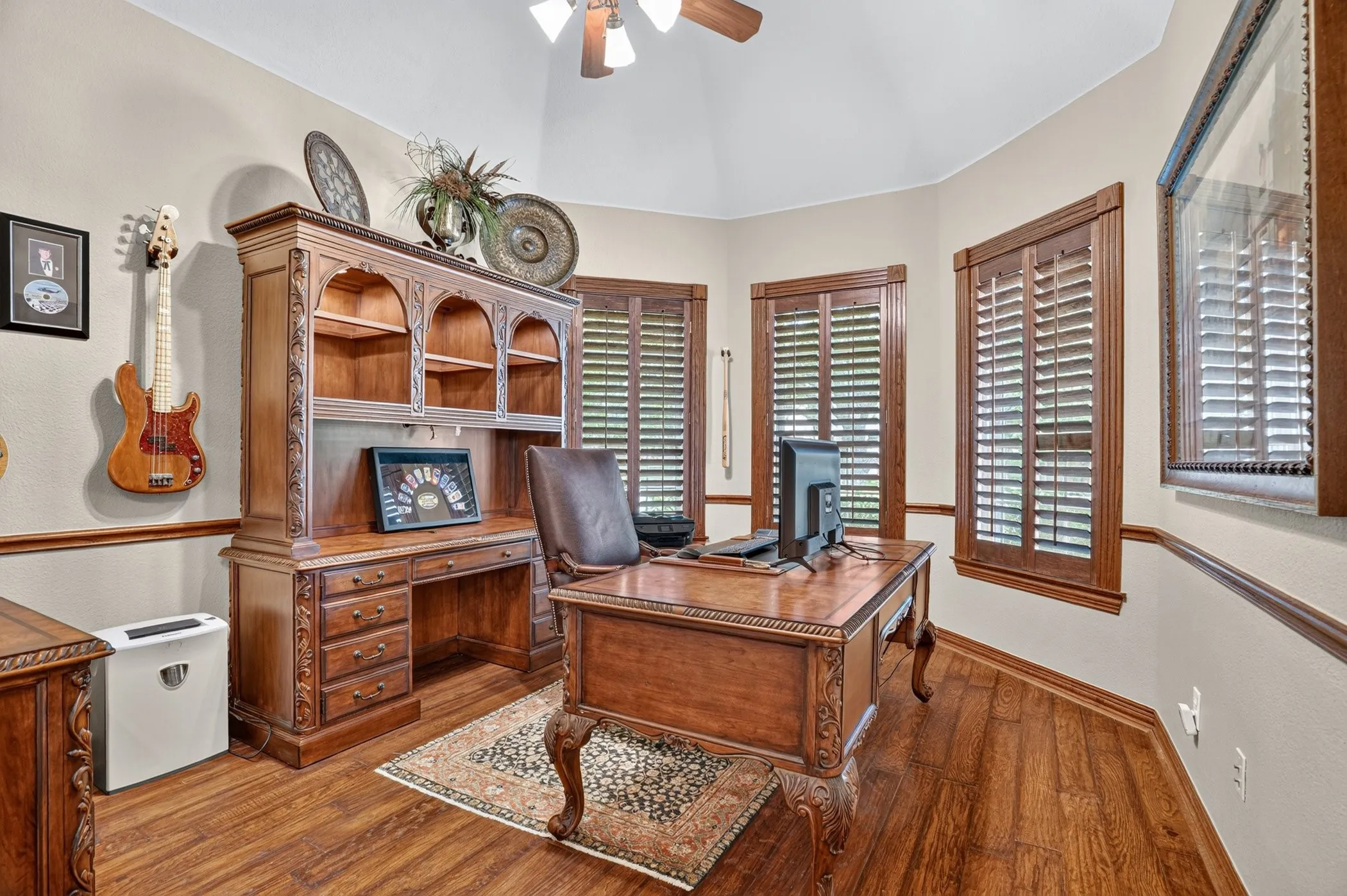 Single Family Residence For Sale in Denton County , 4816 Pack Saddle Way, Flower Mound, Texas 75028, 4 Bedroom, 4 Bathroom, 3 Garage spaces, 3,916 Sqft, built in 1999, mls#21371786, Real Estate Agent in Flower Mound, Homes For Sale in Denton county, Homes For Sale in Flower Mound, Realtor in Flower Mound Texas, Real Estate Brokerage Independent Realty Texas, Luminita Cordes Realtor
