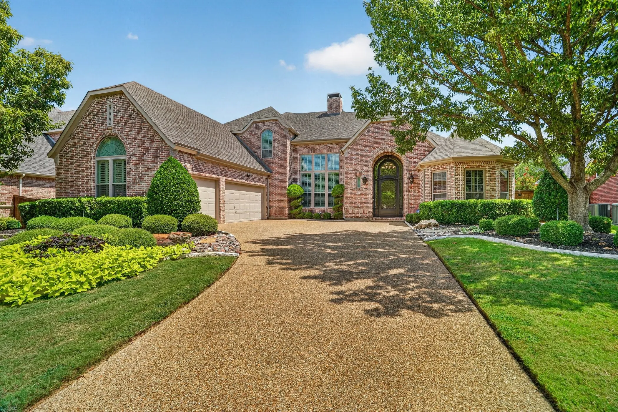 Single Family Residence For Sale in Denton County , 4816 Pack Saddle Way, Flower Mound, Texas 75028, 4 Bedroom, 4 Bathroom, 3 Garage spaces, 3,916 Sqft, built in 1999, mls#21371786, Real Estate Agent in Flower Mound, Homes For Sale in Denton county, Homes For Sale in Flower Mound, Realtor in Flower Mound Texas, Real Estate Brokerage Independent Realty Texas, Luminita Cordes Realtor