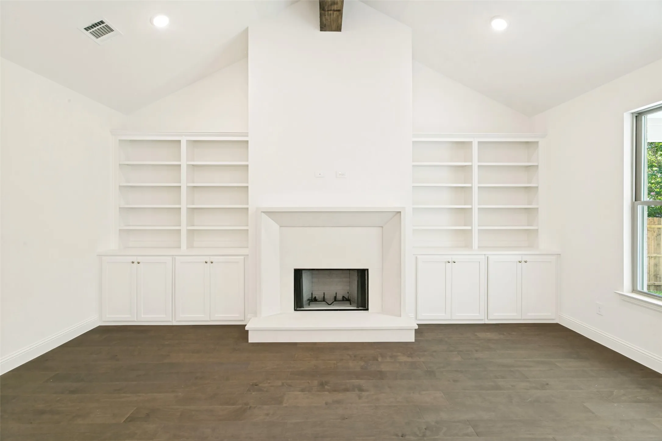 Single Family Residence For Sale in Tarrant County , 6333 Locke Avenue, Fort Worth, Texas 76116, 3 Bedroom, 3 Bathroom, 2 Garage spaces, 2,300 Sqft, built in 2026, mls#21371845, Real Estate Agent in Fort Worth, Homes For Sale in Tarrant county, Homes For Sale in Fort Worth, Realtor in Fort Worth Texas, Real Estate Brokerage Independent Realty Texas, Luminita Cordes Realtor