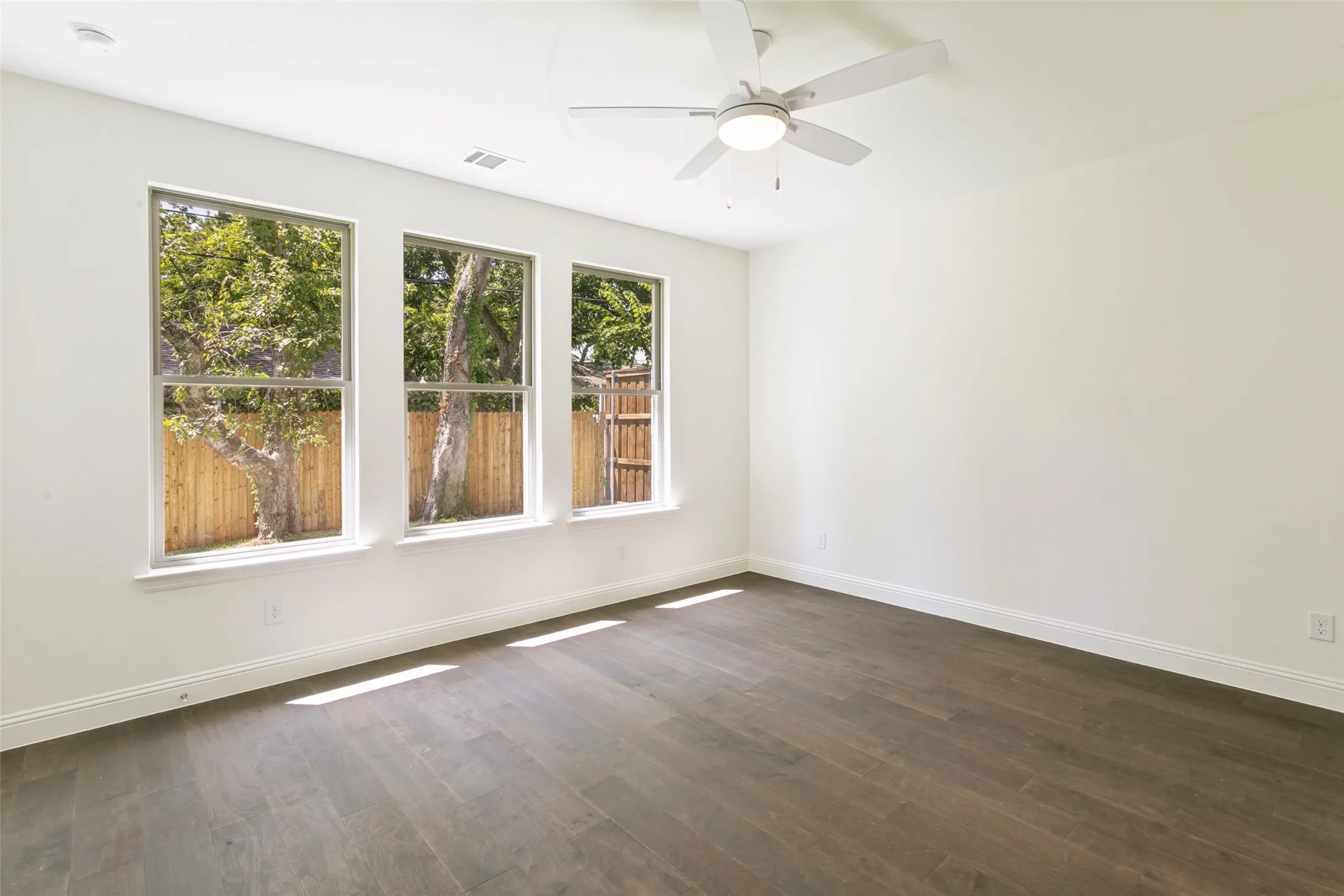Single Family Residence For Sale in Tarrant County , 6333 Locke Avenue, Fort Worth, Texas 76116, 3 Bedroom, 3 Bathroom, 2 Garage spaces, 2,300 Sqft, built in 2026, mls#21371845, Real Estate Agent in Fort Worth, Homes For Sale in Tarrant county, Homes For Sale in Fort Worth, Realtor in Fort Worth Texas, Real Estate Brokerage Independent Realty Texas, Luminita Cordes Realtor