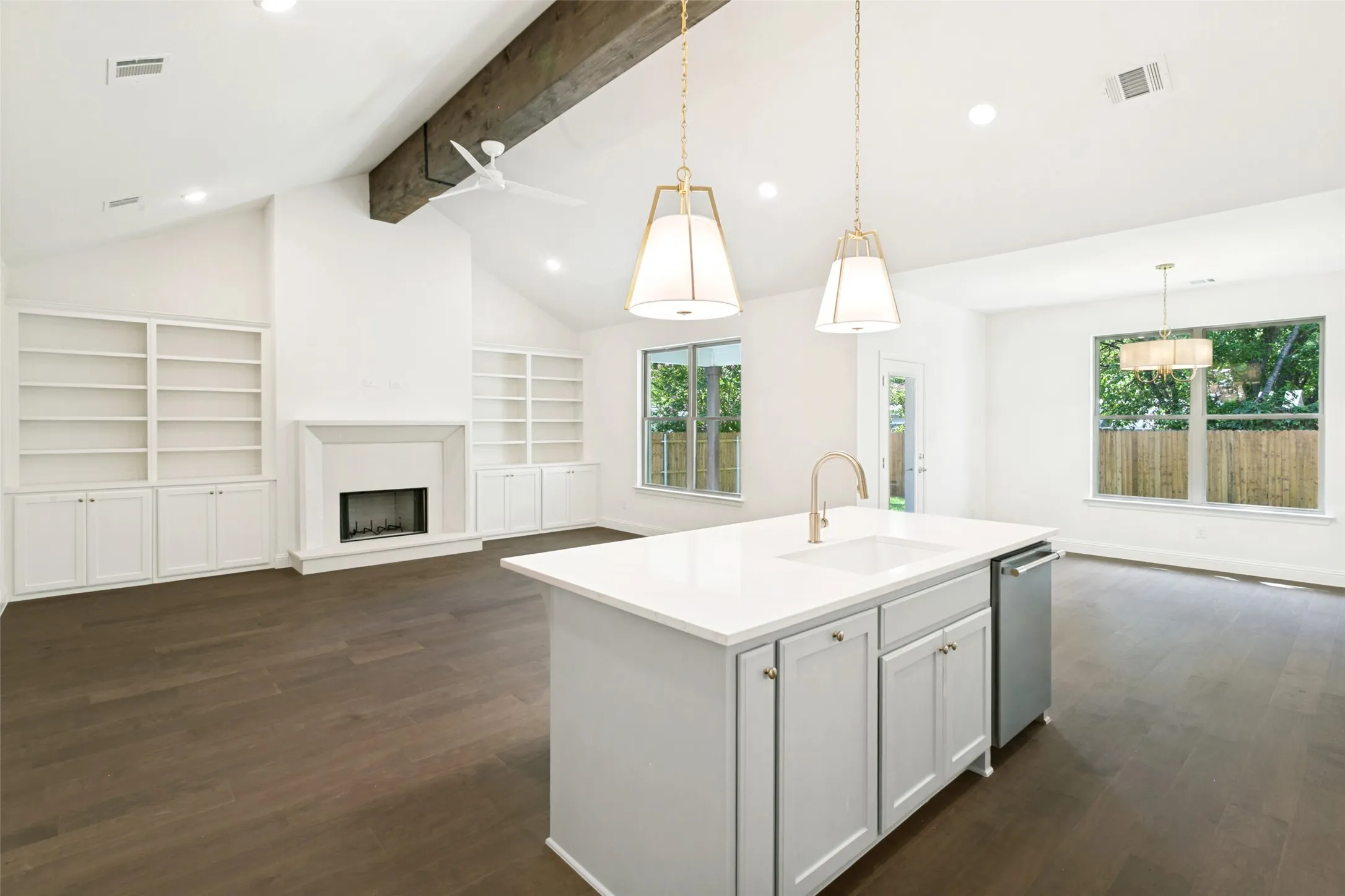 Single Family Residence For Sale in Tarrant County , 6333 Locke Avenue, Fort Worth, Texas 76116, 3 Bedroom, 3 Bathroom, 2 Garage spaces, 2,300 Sqft, built in 2026, mls#21371845, Real Estate Agent in Fort Worth, Homes For Sale in Tarrant county, Homes For Sale in Fort Worth, Realtor in Fort Worth Texas, Real Estate Brokerage Independent Realty Texas, Luminita Cordes Realtor