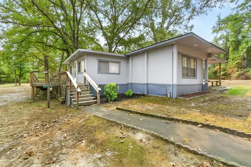 Mobile Home For Sale in Upshur County , 1141 Todd Road, Gilmer, Texas 75645, 4 Bedroom, 2 Bathroom, 2 Garage spaces, 1,820 Sqft, built in 1983, mls#21370343, Real Estate Agent in Gilmer, Homes For Sale in Upshur county, Homes For Sale in Gilmer, Realtor in Gilmer Texas, Real Estate Brokerage Independent Realty Texas, Luminita Cordes Realtor