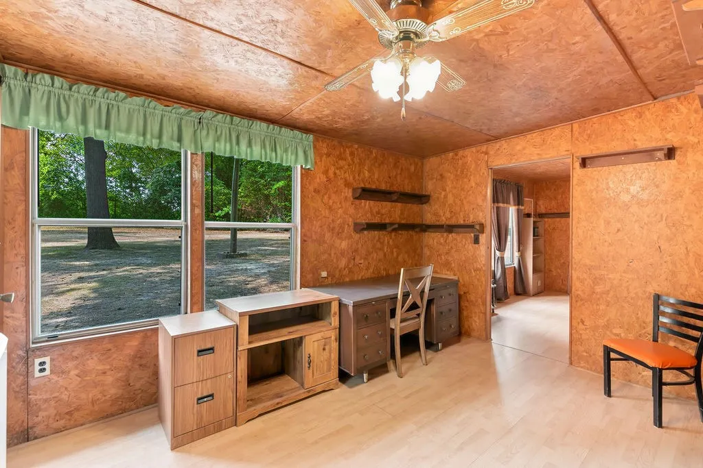 Mobile Home For Sale in Upshur County , 1141 Todd Road, Gilmer, Texas 75645, 4 Bedroom, 2 Bathroom, 2 Garage spaces, 1,820 Sqft, built in 1983, mls#21370343, Real Estate Agent in Gilmer, Homes For Sale in Upshur county, Homes For Sale in Gilmer, Realtor in Gilmer Texas, Real Estate Brokerage Independent Realty Texas, Luminita Cordes Realtor