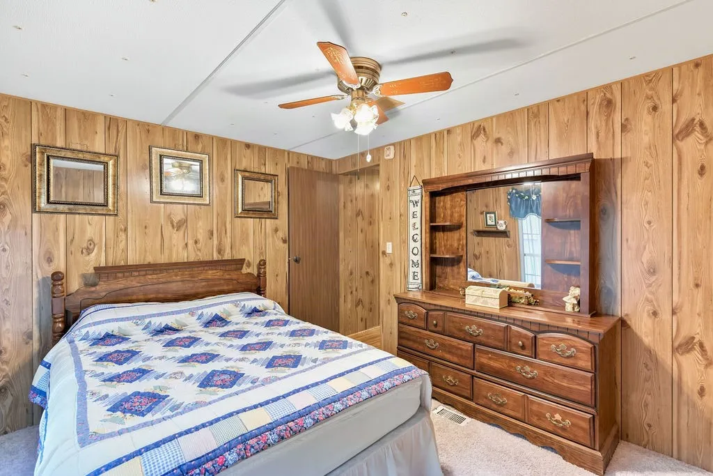 Mobile Home For Sale in Upshur County , 1141 Todd Road, Gilmer, Texas 75645, 4 Bedroom, 2 Bathroom, 2 Garage spaces, 1,820 Sqft, built in 1983, mls#21370343, Real Estate Agent in Gilmer, Homes For Sale in Upshur county, Homes For Sale in Gilmer, Realtor in Gilmer Texas, Real Estate Brokerage Independent Realty Texas, Luminita Cordes Realtor