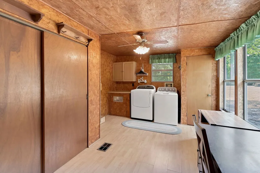 Mobile Home For Sale in Upshur County , 1141 Todd Road, Gilmer, Texas 75645, 4 Bedroom, 2 Bathroom, 2 Garage spaces, 1,820 Sqft, built in 1983, mls#21370343, Real Estate Agent in Gilmer, Homes For Sale in Upshur county, Homes For Sale in Gilmer, Realtor in Gilmer Texas, Real Estate Brokerage Independent Realty Texas, Luminita Cordes Realtor
