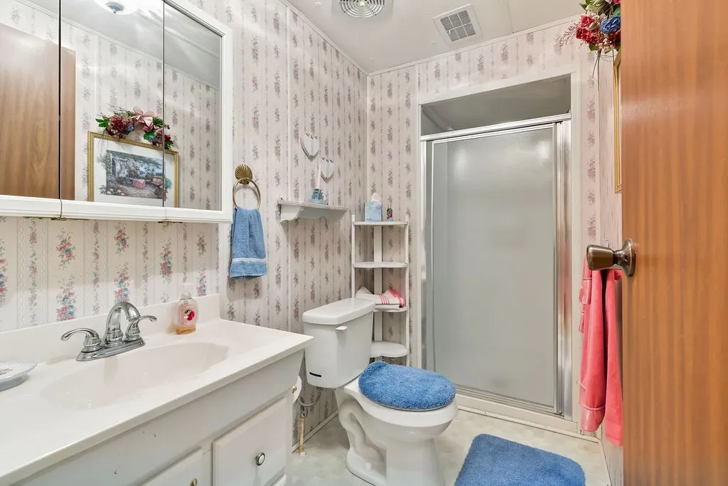 Mobile Home For Sale in Upshur County , 1141 Todd Road, Gilmer, Texas 75645, 4 Bedroom, 2 Bathroom, 2 Garage spaces, 1,820 Sqft, built in 1983, mls#21370343, Real Estate Agent in Gilmer, Homes For Sale in Upshur county, Homes For Sale in Gilmer, Realtor in Gilmer Texas, Real Estate Brokerage Independent Realty Texas, Luminita Cordes Realtor