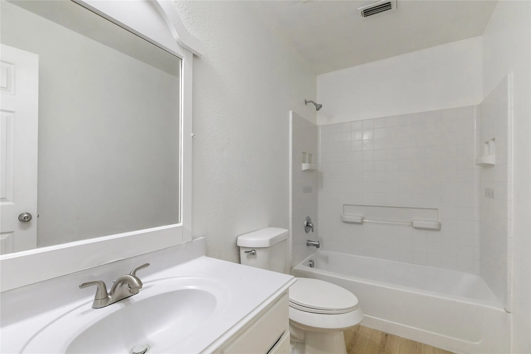 Single Family Residence For Sale in Tarrant County , 5148 Bayridge Court, Fort Worth, Texas 76179, 4 Bedroom, 3 Bathroom, 2 Garage spaces, 2,716 Sqft, built in 2005, mls#21367990, Real Estate Agent in Fort Worth, Homes For Sale in Tarrant county, Homes For Sale in Fort Worth, Realtor in Fort Worth Texas, Real Estate Brokerage Independent Realty Texas, Luminita Cordes Realtor