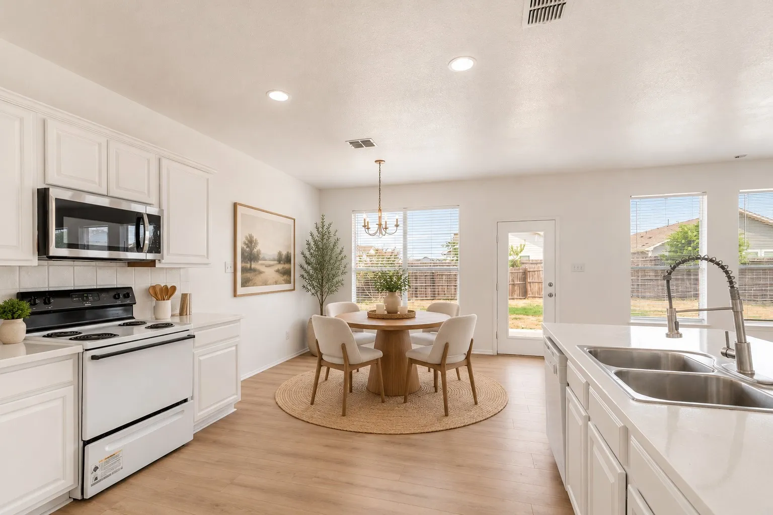 Single Family Residence For Sale in Tarrant County , 5148 Bayridge Court, Fort Worth, Texas 76179, 4 Bedroom, 3 Bathroom, 2 Garage spaces, 2,716 Sqft, built in 2005, mls#21367990, Real Estate Agent in Fort Worth, Homes For Sale in Tarrant county, Homes For Sale in Fort Worth, Realtor in Fort Worth Texas, Real Estate Brokerage Independent Realty Texas, Luminita Cordes Realtor