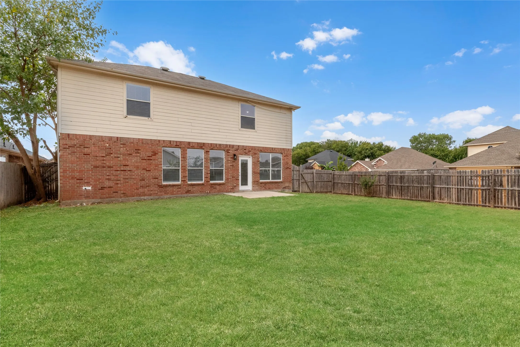 Single Family Residence For Sale in Tarrant County , 5148 Bayridge Court, Fort Worth, Texas 76179, 4 Bedroom, 3 Bathroom, 2 Garage spaces, 2,716 Sqft, built in 2005, mls#21367990, Real Estate Agent in Fort Worth, Homes For Sale in Tarrant county, Homes For Sale in Fort Worth, Realtor in Fort Worth Texas, Real Estate Brokerage Independent Realty Texas, Luminita Cordes Realtor