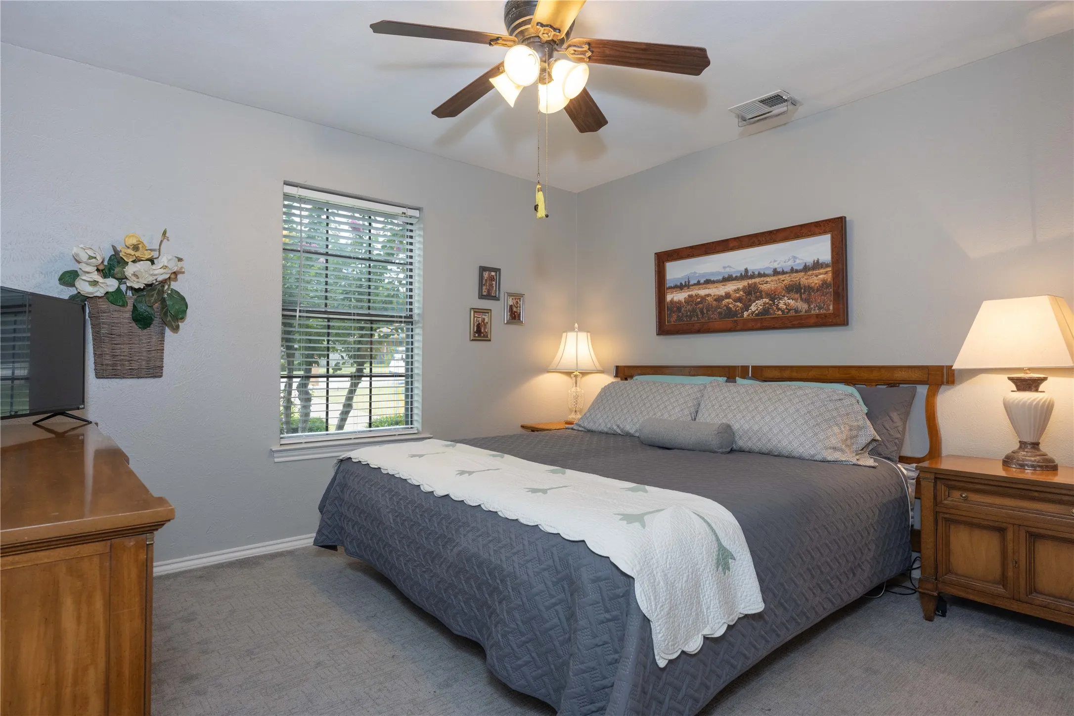 Single Family Residence For Sale in Denton County , 478 Sellmeyer Lane, Highland Village, Texas 75077, 3 Bedroom, 3 Bathroom, 2 Garage spaces, 2,468 Sqft, built in 1979, mls#21372019, Real Estate Agent in Highland Village, Homes For Sale in Denton county, Homes For Sale in Highland Village, Realtor in Highland Village Texas, Real Estate Brokerage Independent Realty Texas, Luminita Cordes Realtor
