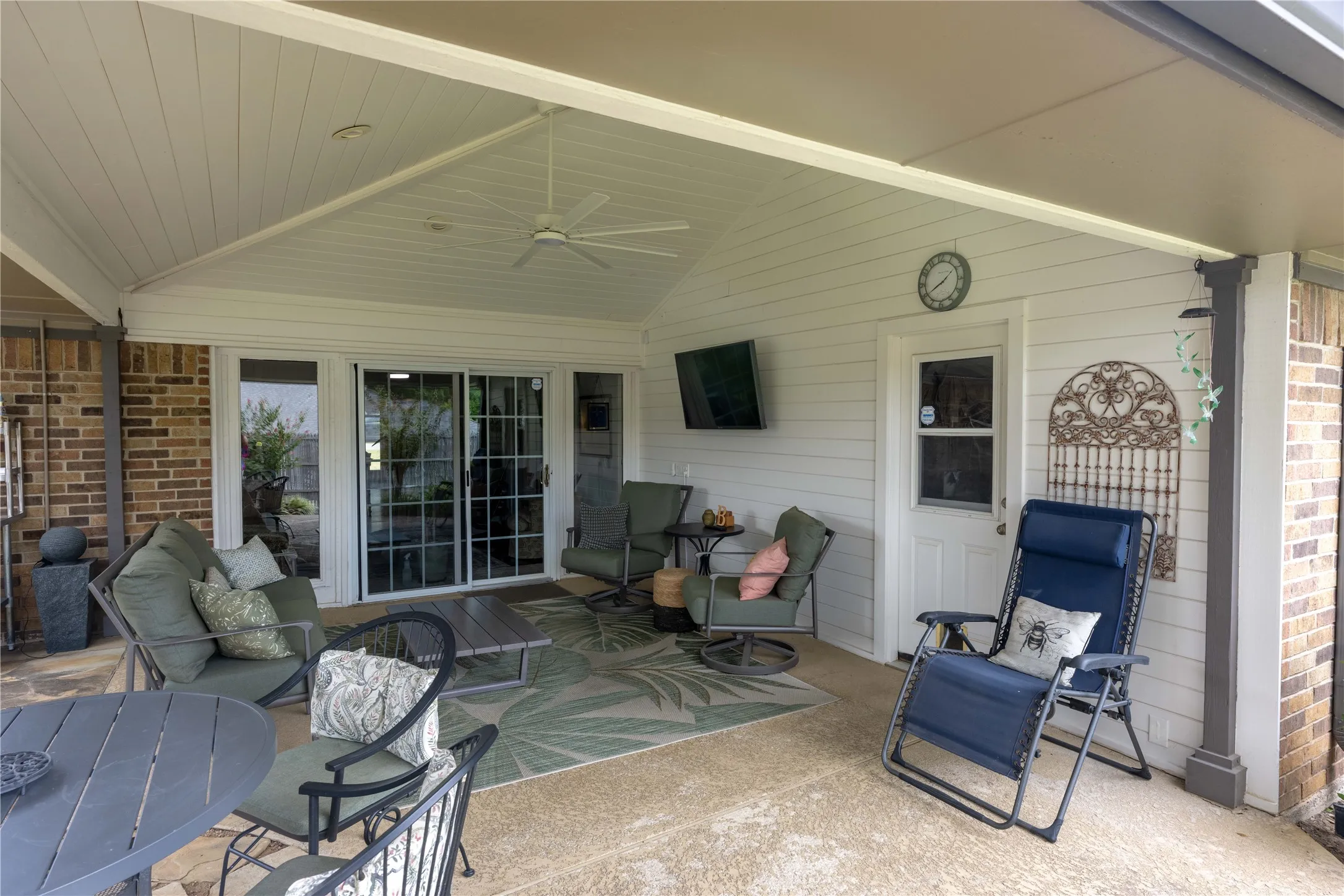 Single Family Residence For Sale in Denton County , 478 Sellmeyer Lane, Highland Village, Texas 75077, 3 Bedroom, 3 Bathroom, 2 Garage spaces, 2,468 Sqft, built in 1979, mls#21372019, Real Estate Agent in Highland Village, Homes For Sale in Denton county, Homes For Sale in Highland Village, Realtor in Highland Village Texas, Real Estate Brokerage Independent Realty Texas, Luminita Cordes Realtor