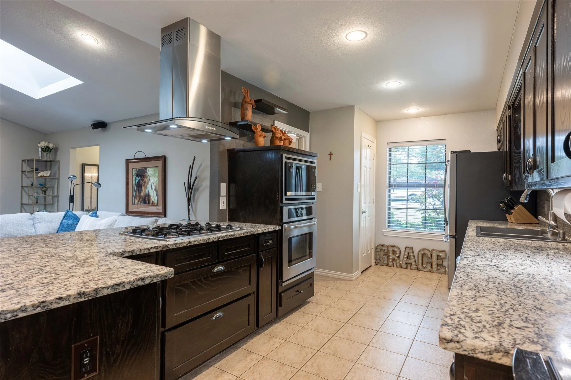 Single Family Residence For Sale in Denton County , 478 Sellmeyer Lane, Highland Village, Texas 75077, 3 Bedroom, 3 Bathroom, 2 Garage spaces, 2,468 Sqft, built in 1979, mls#21372019, Real Estate Agent in Highland Village, Homes For Sale in Denton county, Homes For Sale in Highland Village, Realtor in Highland Village Texas, Real Estate Brokerage Independent Realty Texas, Luminita Cordes Realtor
