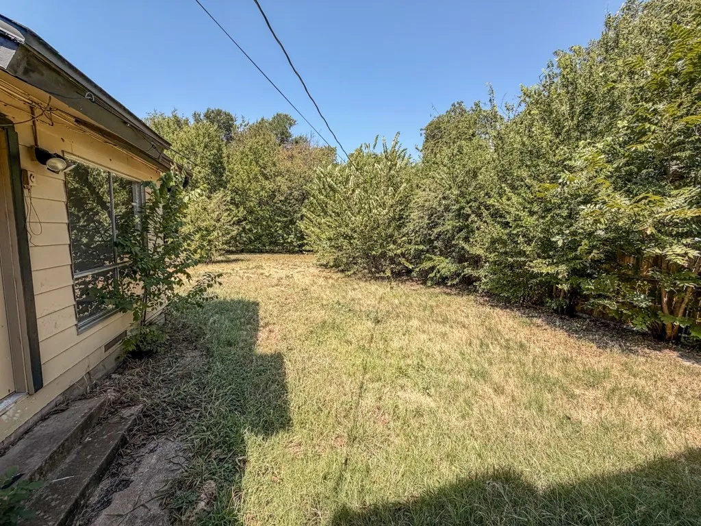 Single Family Residence For Rent in Tarrant County , 1322 Biggs Terrace, Arlington, Texas 76010, 4 Bedroom, 2 Bathroom, 1 Garage spaces, 1,392 Sqft, built in 1953, mls#21372191, Real Estate Agent in Arlington, Homes For Rent in Tarrant county, Homes For Rent in Arlington, Realtor in Arlington Texas, Real Estate Brokerage Independent Realty Texas, Luminita Cordes Realtor