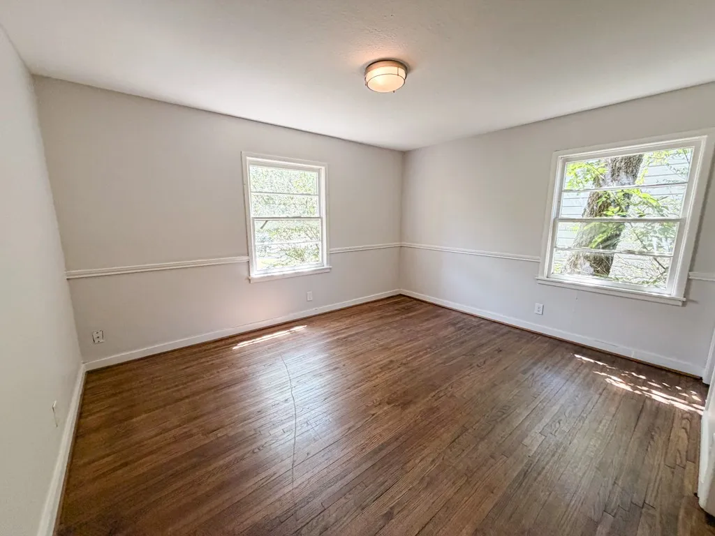 Single Family Residence For Rent in Tarrant County , 1322 Biggs Terrace, Arlington, Texas 76010, 4 Bedroom, 2 Bathroom, 1 Garage spaces, 1,392 Sqft, built in 1953, mls#21372191, Real Estate Agent in Arlington, Homes For Rent in Tarrant county, Homes For Rent in Arlington, Realtor in Arlington Texas, Real Estate Brokerage Independent Realty Texas, Luminita Cordes Realtor