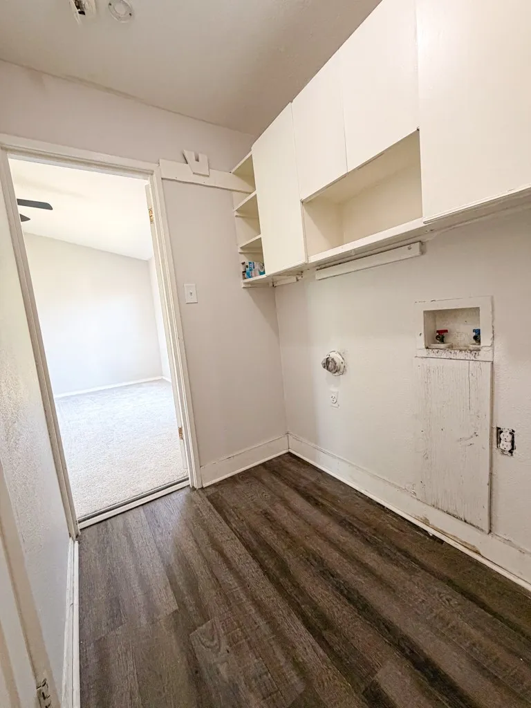 Single Family Residence For Rent in Tarrant County , 1322 Biggs Terrace, Arlington, Texas 76010, 4 Bedroom, 2 Bathroom, 1 Garage spaces, 1,392 Sqft, built in 1953, mls#21372191, Real Estate Agent in Arlington, Homes For Rent in Tarrant county, Homes For Rent in Arlington, Realtor in Arlington Texas, Real Estate Brokerage Independent Realty Texas, Luminita Cordes Realtor