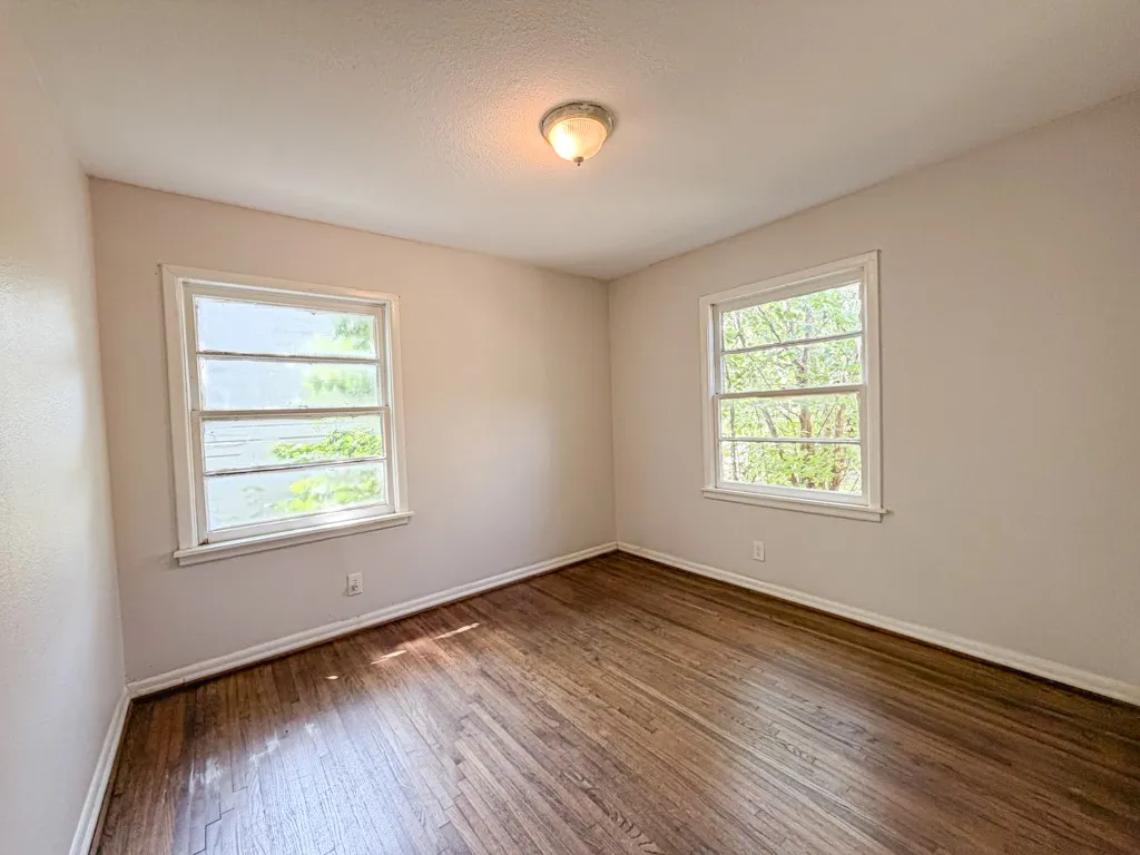 Single Family Residence For Rent in Tarrant County , 1322 Biggs Terrace, Arlington, Texas 76010, 4 Bedroom, 2 Bathroom, 1 Garage spaces, 1,392 Sqft, built in 1953, mls#21372191, Real Estate Agent in Arlington, Homes For Rent in Tarrant county, Homes For Rent in Arlington, Realtor in Arlington Texas, Real Estate Brokerage Independent Realty Texas, Luminita Cordes Realtor