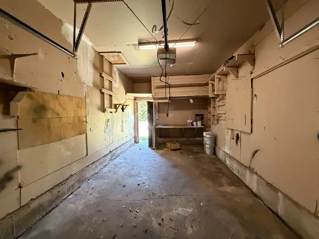 Single Family Residence For Rent in Tarrant County , 1322 Biggs Terrace, Arlington, Texas 76010, 4 Bedroom, 2 Bathroom, 1 Garage spaces, 1,392 Sqft, built in 1953, mls#21372191, Real Estate Agent in Arlington, Homes For Rent in Tarrant county, Homes For Rent in Arlington, Realtor in Arlington Texas, Real Estate Brokerage Independent Realty Texas, Luminita Cordes Realtor