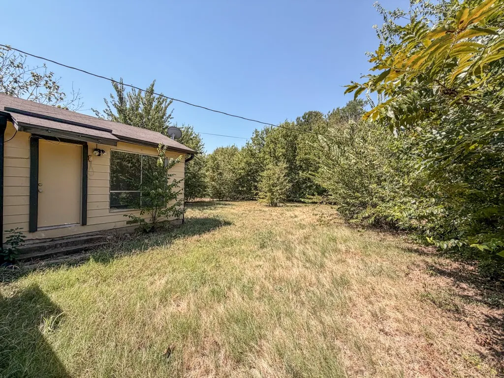 Single Family Residence For Rent in Tarrant County , 1322 Biggs Terrace, Arlington, Texas 76010, 4 Bedroom, 2 Bathroom, 1 Garage spaces, 1,392 Sqft, built in 1953, mls#21372191, Real Estate Agent in Arlington, Homes For Rent in Tarrant county, Homes For Rent in Arlington, Realtor in Arlington Texas, Real Estate Brokerage Independent Realty Texas, Luminita Cordes Realtor