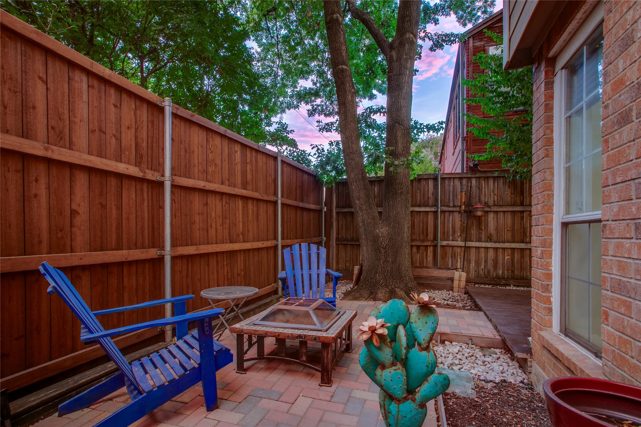 Single Family Residence For Sale in Dallas County , 4209 Wycliff Avenue A, Dallas, Texas 75219, 3 Bedroom, 3 Bathroom, 2 Garage spaces, 2,070 Sqft, built in 1998, mls#21371100, Real Estate Agent in Dallas, Homes For Sale in Dallas county, Homes For Sale in Dallas, Realtor in Dallas Texas, Real Estate Brokerage Independent Realty Texas, Luminita Cordes Realtor