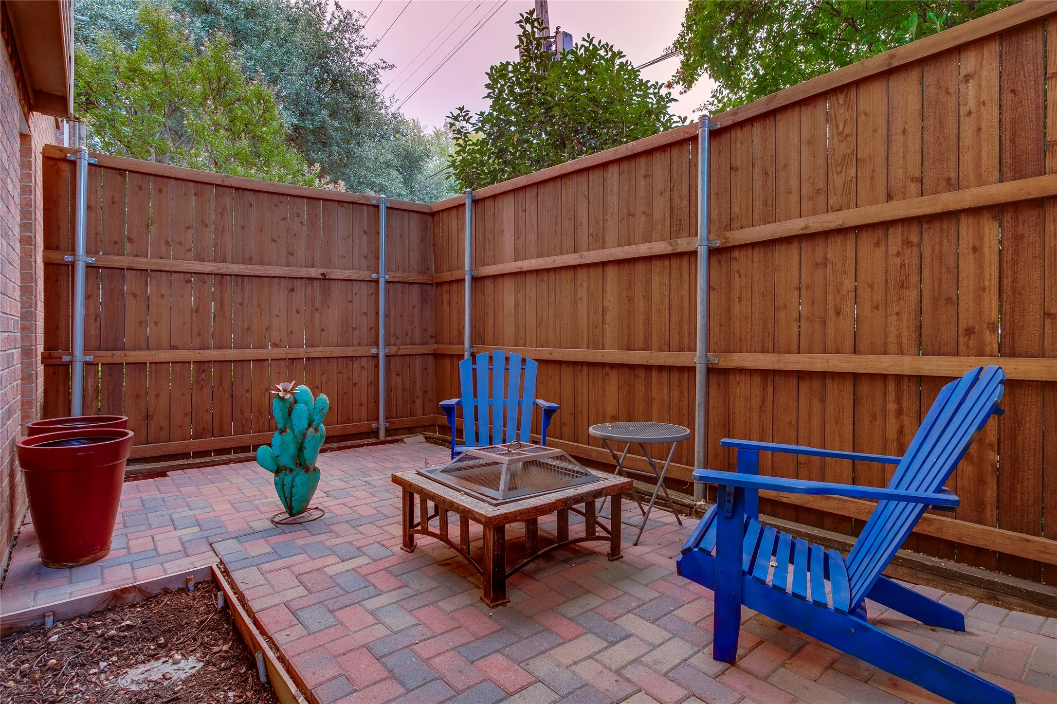 Single Family Residence For Sale in Dallas County , 4209 Wycliff Avenue A, Dallas, Texas 75219, 3 Bedroom, 3 Bathroom, 2 Garage spaces, 2,070 Sqft, built in 1998, mls#21371100, Real Estate Agent in Dallas, Homes For Sale in Dallas county, Homes For Sale in Dallas, Realtor in Dallas Texas, Real Estate Brokerage Independent Realty Texas, Luminita Cordes Realtor