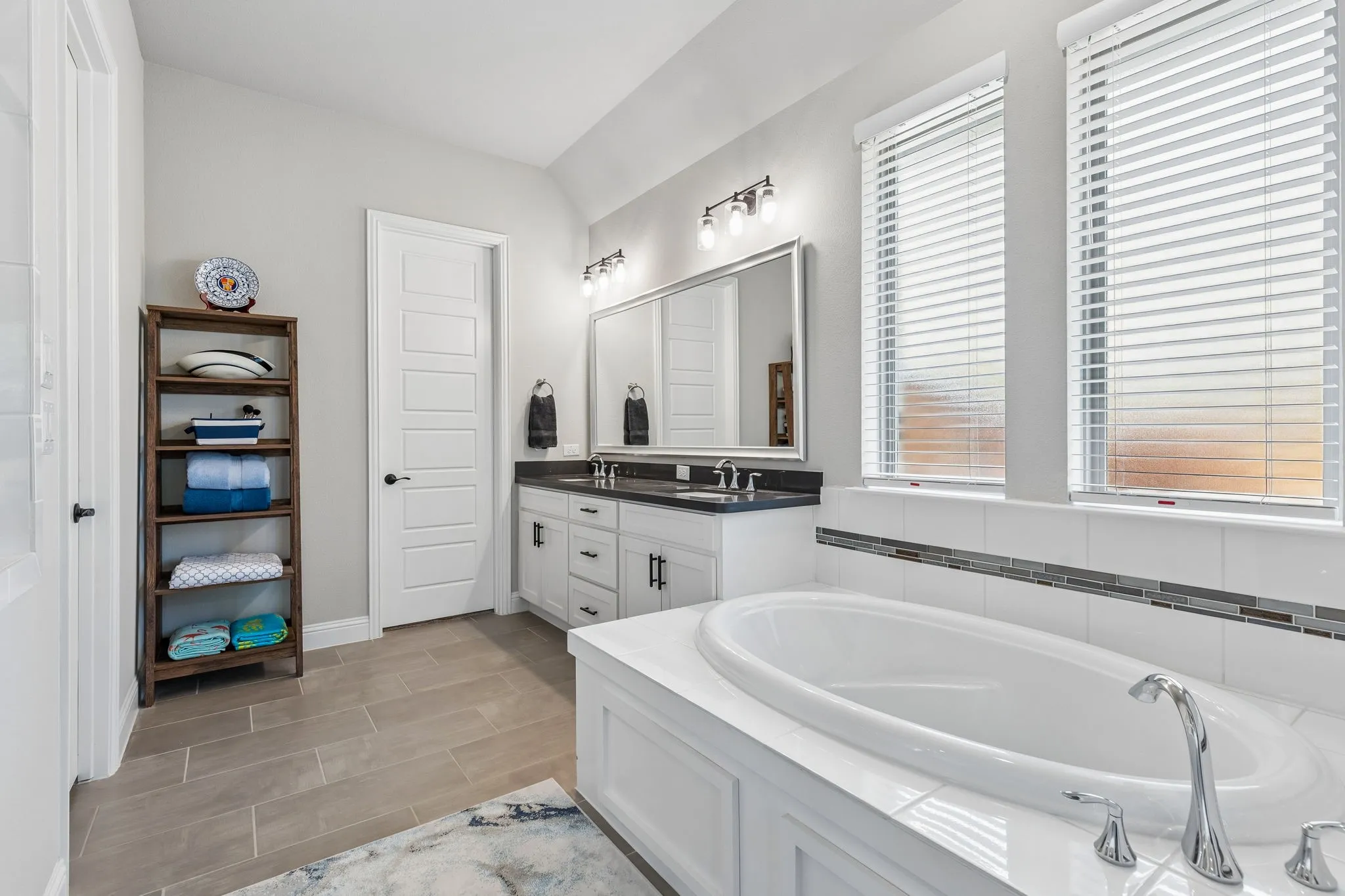Single Family Residence For Sale in Collin County , 6612 Cristo Lane, Mc Kinney, Texas 75070, 4 Bedroom, 4 Bathroom, 2 Garage spaces, 2,653 Sqft, built in 2018, mls#21372185, Real Estate Agent in Mc Kinney, Homes For Sale in Collin county, Homes For Sale in Mc Kinney, Realtor in Mc Kinney Texas, Real Estate Brokerage Independent Realty Texas, Luminita Cordes Realtor
