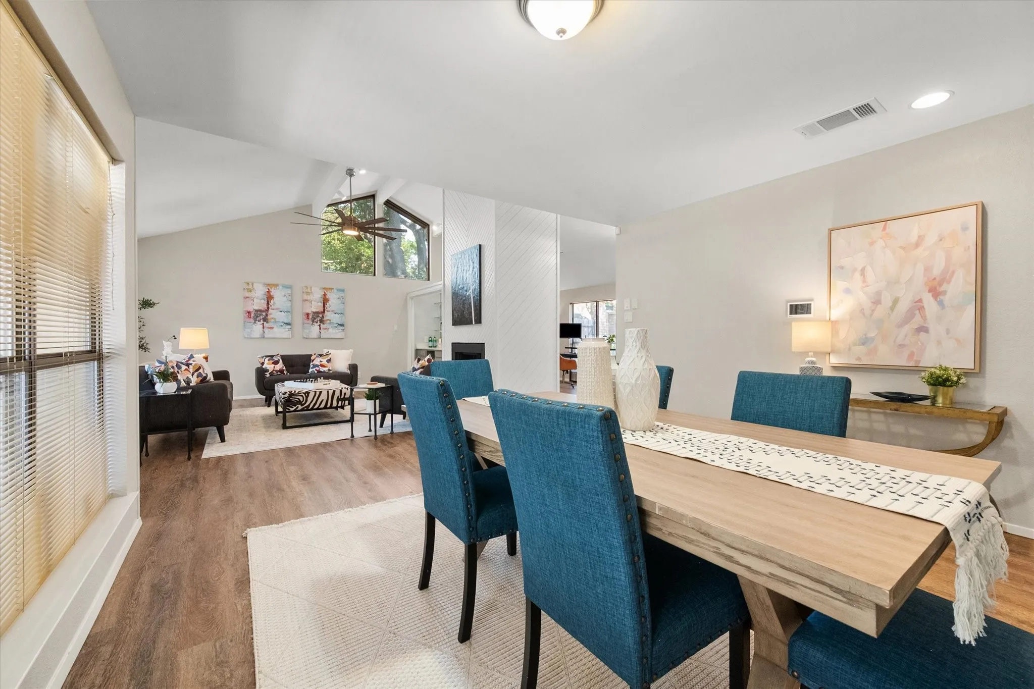 Single Family Residence For Sale in Tarrant County , 2216 Winter Sunday Way, Arlington, Texas 76012, 3 Bedroom, 2 Bathroom, 2 Garage spaces, 2,279 Sqft, built in 1980, mls#21370469, Real Estate Agent in Arlington, Homes For Sale in Tarrant county, Homes For Sale in Arlington, Realtor in Arlington Texas, Real Estate Brokerage Independent Realty Texas, Luminita Cordes Realtor
