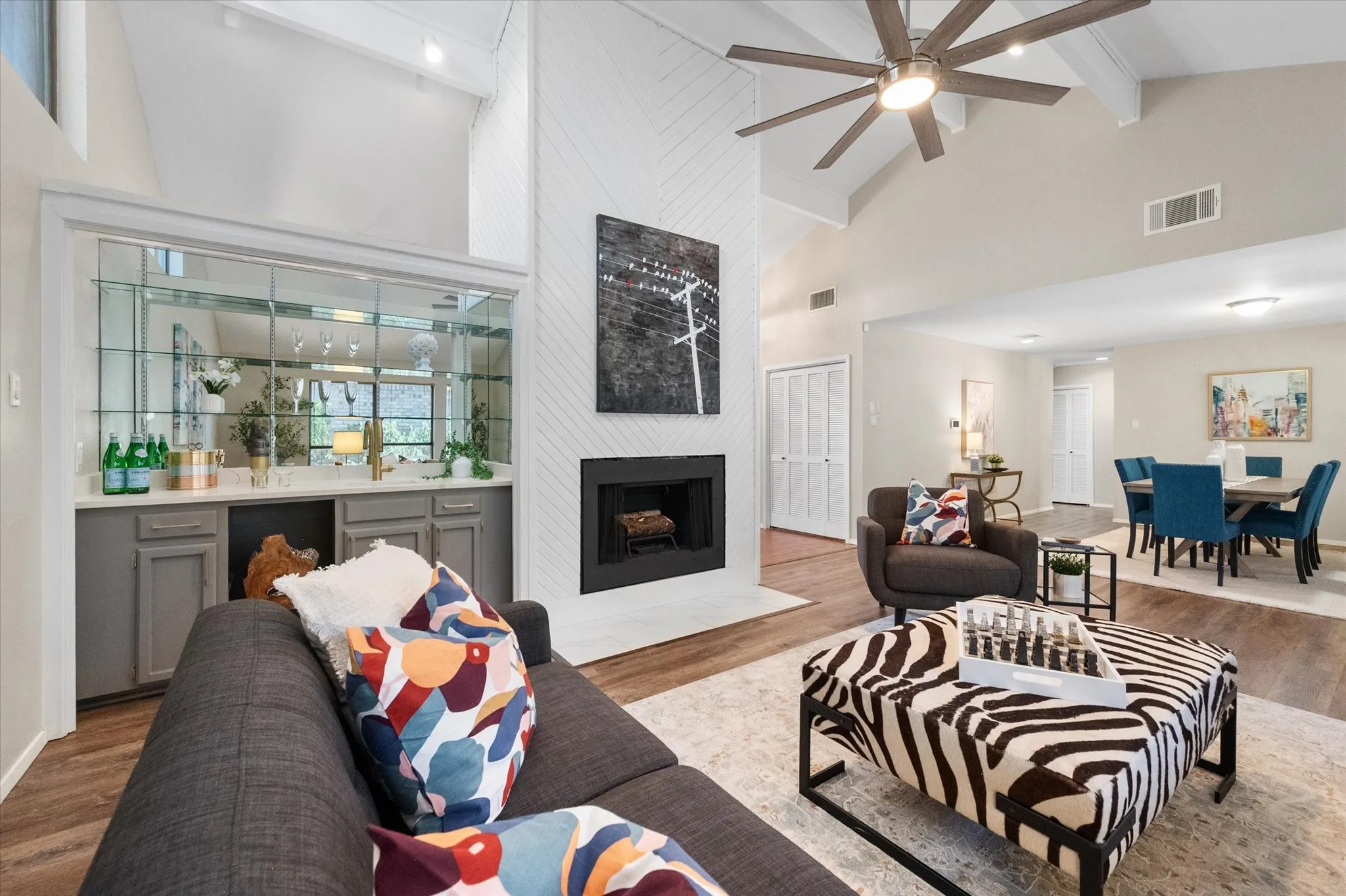 Wood burning fireplace and wet bar! Great for entertaining