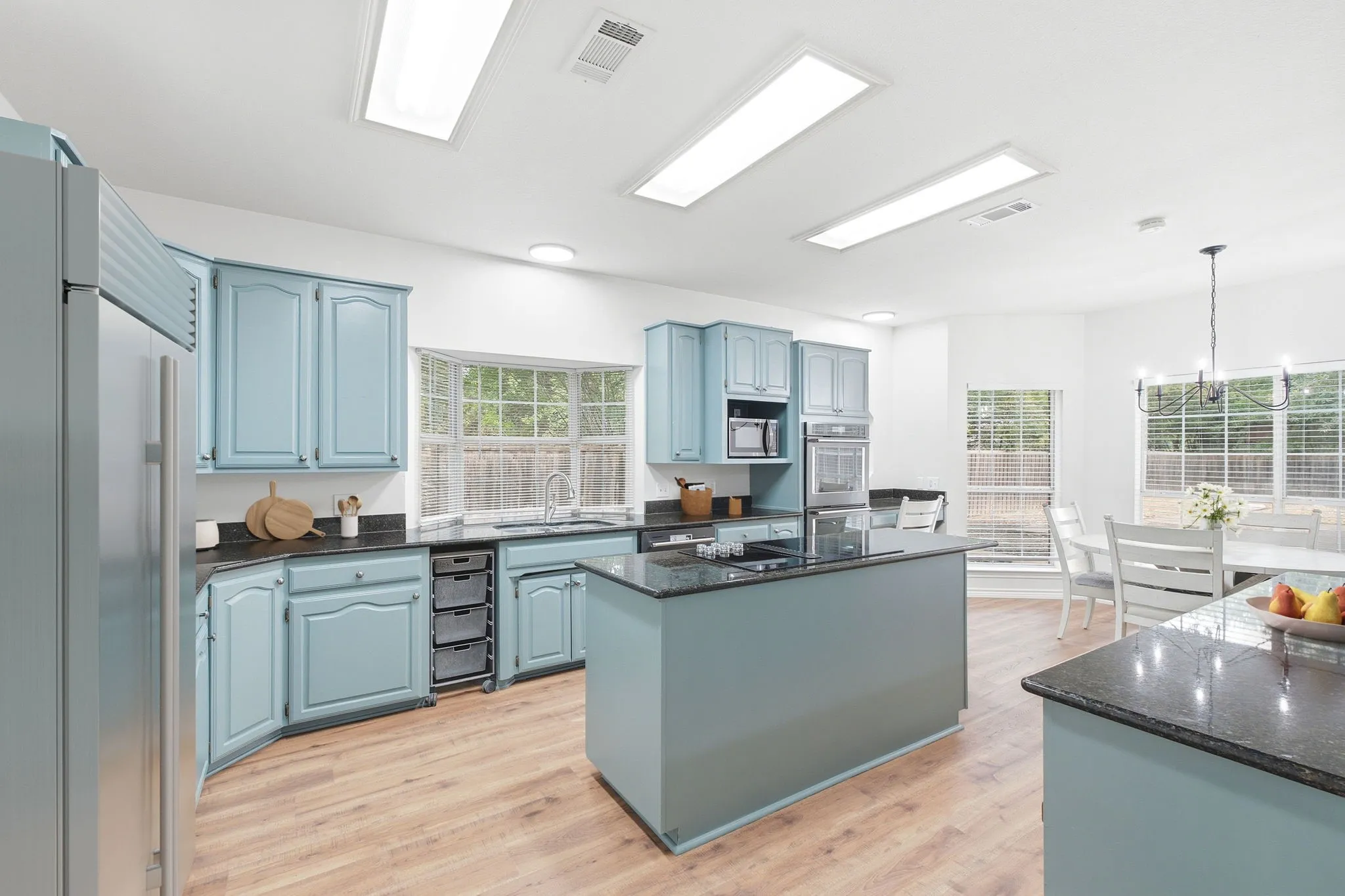 Single Family Residence For Sale in Grayson County , 227 N Hopson Street, Van Alstyne, Texas 75495, 5 Bedroom, 4 Bathroom, 3 Garage spaces, 3,239 Sqft, built in 1993, mls#21370325, Real Estate Agent in Van Alstyne, Homes For Sale in Grayson county, Homes For Sale in Van Alstyne, Realtor in Van Alstyne Texas, Real Estate Brokerage Independent Realty Texas, Luminita Cordes Realtor