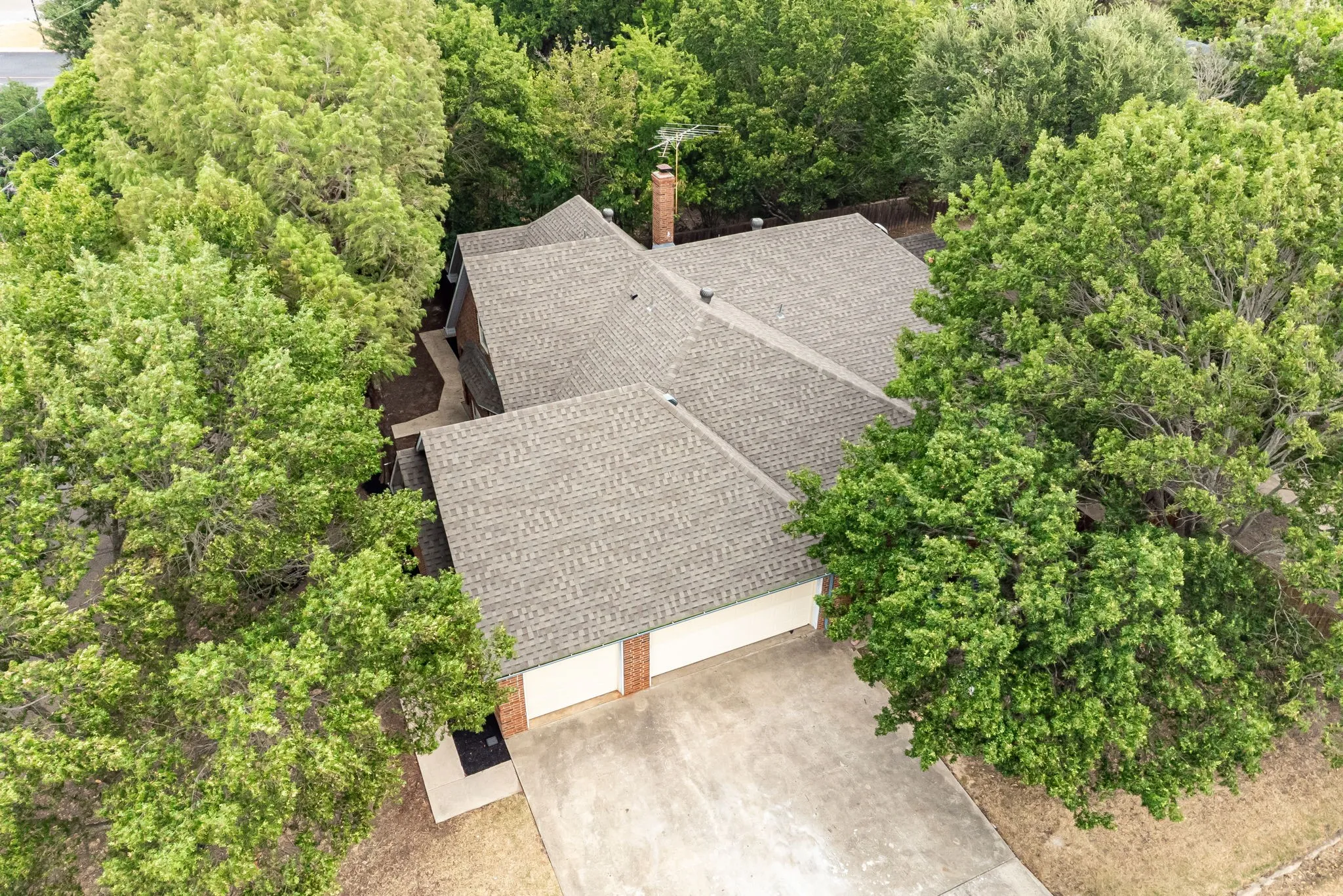 Single Family Residence For Sale in Grayson County , 227 N Hopson Street, Van Alstyne, Texas 75495, 5 Bedroom, 4 Bathroom, 3 Garage spaces, 3,239 Sqft, built in 1993, mls#21370325, Real Estate Agent in Van Alstyne, Homes For Sale in Grayson county, Homes For Sale in Van Alstyne, Realtor in Van Alstyne Texas, Real Estate Brokerage Independent Realty Texas, Luminita Cordes Realtor