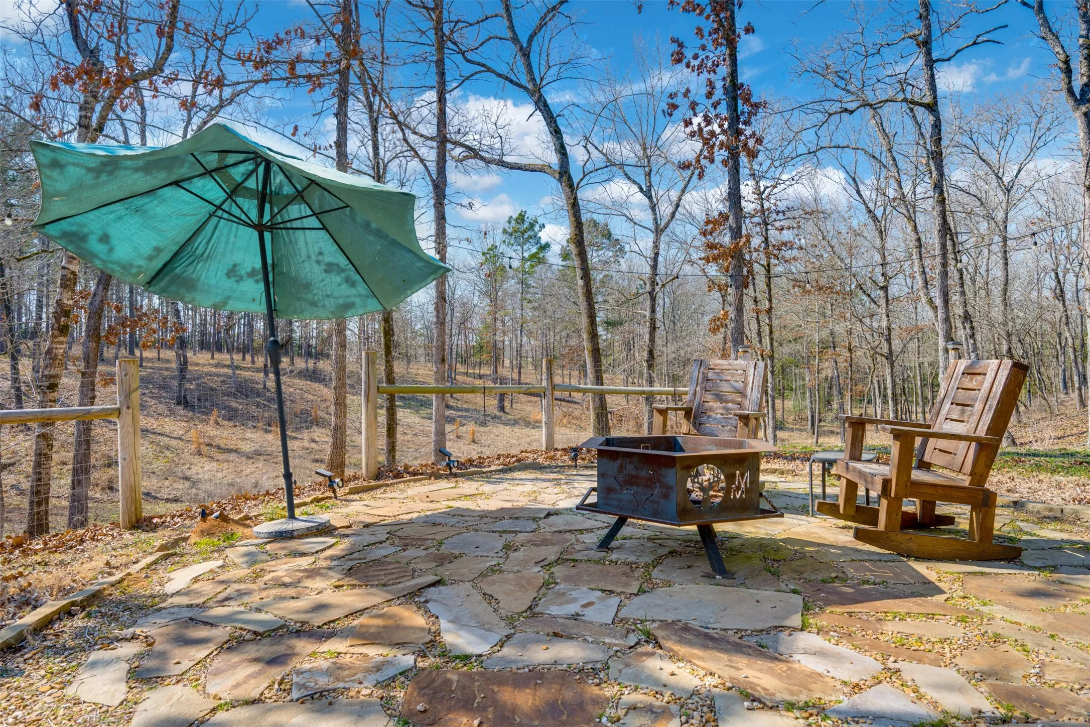 Single Family Residence For Sale in Cherokee County , 8779 FM 768 N, Jacksonville, Texas 75766, 1 Bedroom, 1 Bathroom, Garage spaces, 900 Sqft, built in 2010, mls#21372178, Real Estate Agent in Jacksonville, Homes For Sale in Cherokee county, Homes For Sale in Jacksonville, Realtor in Jacksonville Texas, Real Estate Brokerage Independent Realty Texas, Luminita Cordes Realtor