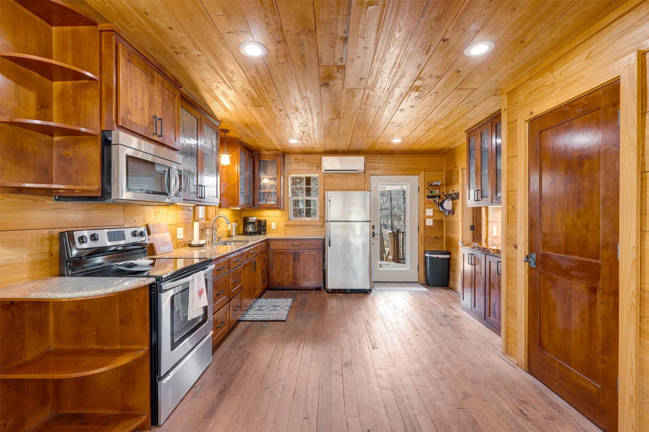 Single Family Residence For Sale in Cherokee County , 8779 FM 768 N, Jacksonville, Texas 75766, 1 Bedroom, 1 Bathroom, Garage spaces, 900 Sqft, built in 2010, mls#21372178, Real Estate Agent in Jacksonville, Homes For Sale in Cherokee county, Homes For Sale in Jacksonville, Realtor in Jacksonville Texas, Real Estate Brokerage Independent Realty Texas, Luminita Cordes Realtor