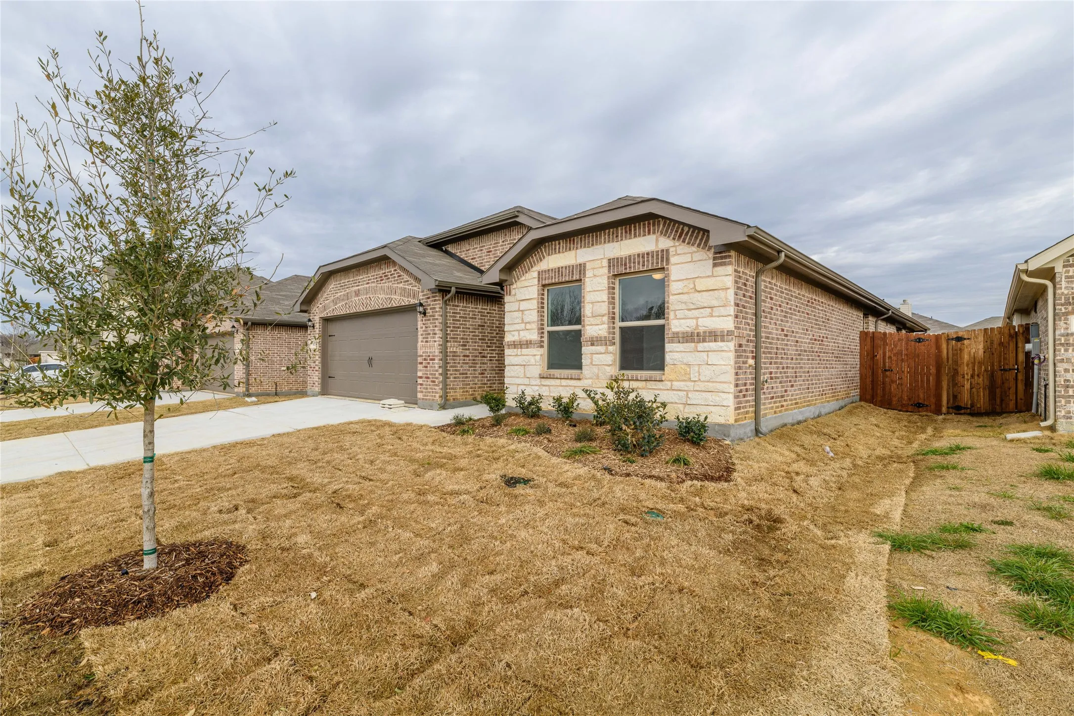 Single Family Residence For Rent in Denton County , 635 Frio Lane, Aubrey, Texas 76227, 4 Bedroom, 2 Bathroom, 2 Garage spaces, 2,022 Sqft, built in 2022, mls#21370256, Real Estate Agent in Aubrey, Homes For Rent in Denton county, Homes For Rent in Aubrey, Realtor in Aubrey Texas, Real Estate Brokerage Independent Realty Texas, Luminita Cordes Realtor