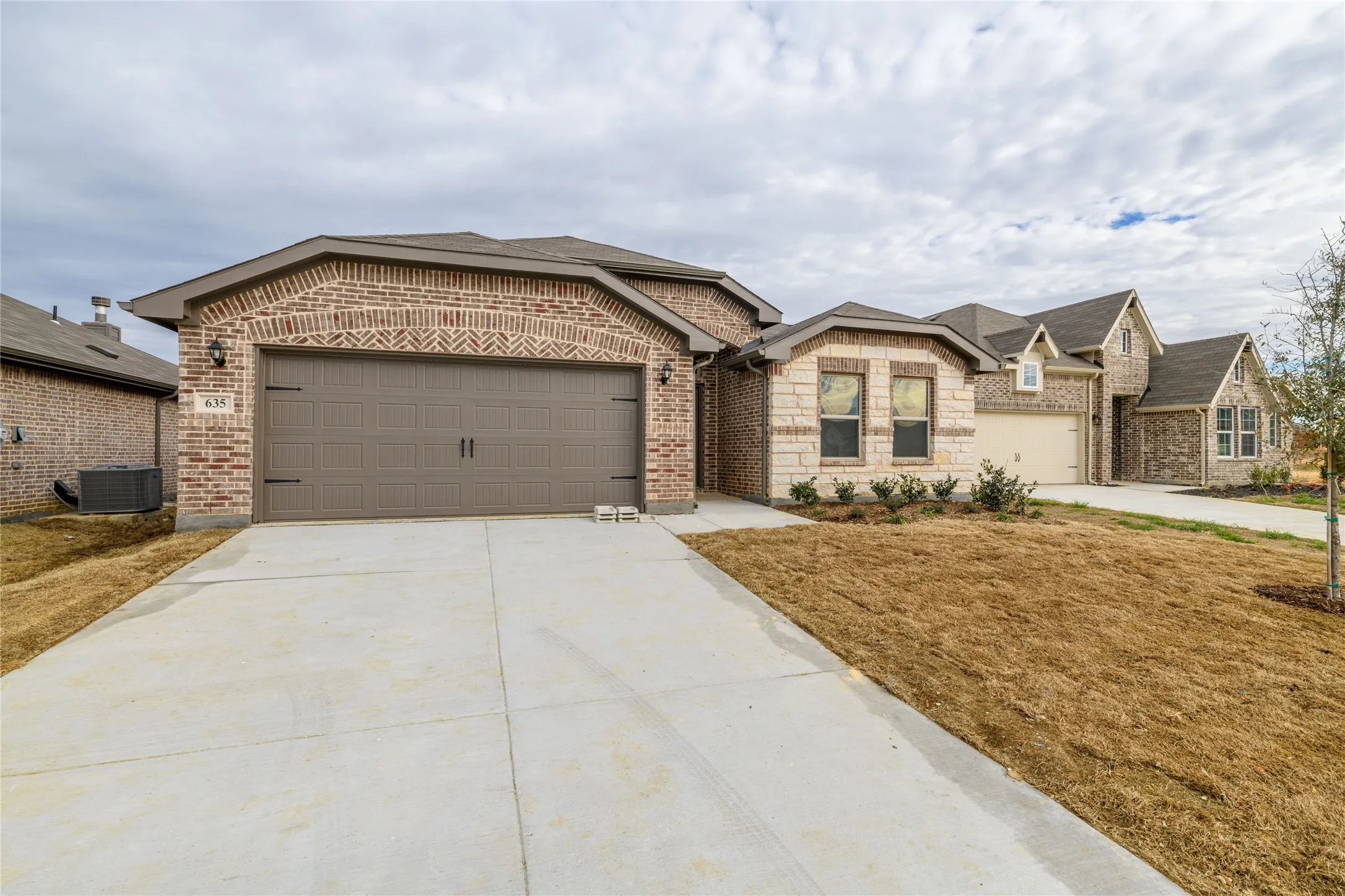 Single Family Residence For Rent in Denton County , 635 Frio Lane, Aubrey, Texas 76227, 4 Bedroom, 2 Bathroom, 2 Garage spaces, 2,022 Sqft, built in 2022, mls#21370256, Real Estate Agent in Aubrey, Homes For Rent in Denton county, Homes For Rent in Aubrey, Realtor in Aubrey Texas, Real Estate Brokerage Independent Realty Texas, Luminita Cordes Realtor