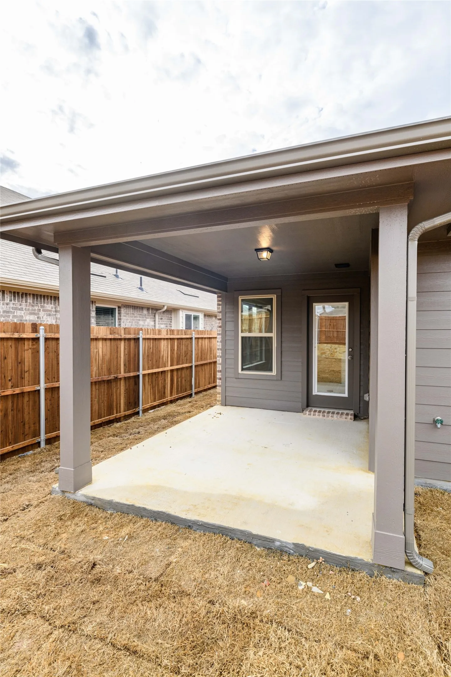 Single Family Residence For Rent in Denton County , 635 Frio Lane, Aubrey, Texas 76227, 4 Bedroom, 2 Bathroom, 2 Garage spaces, 2,022 Sqft, built in 2022, mls#21370256, Real Estate Agent in Aubrey, Homes For Rent in Denton county, Homes For Rent in Aubrey, Realtor in Aubrey Texas, Real Estate Brokerage Independent Realty Texas, Luminita Cordes Realtor