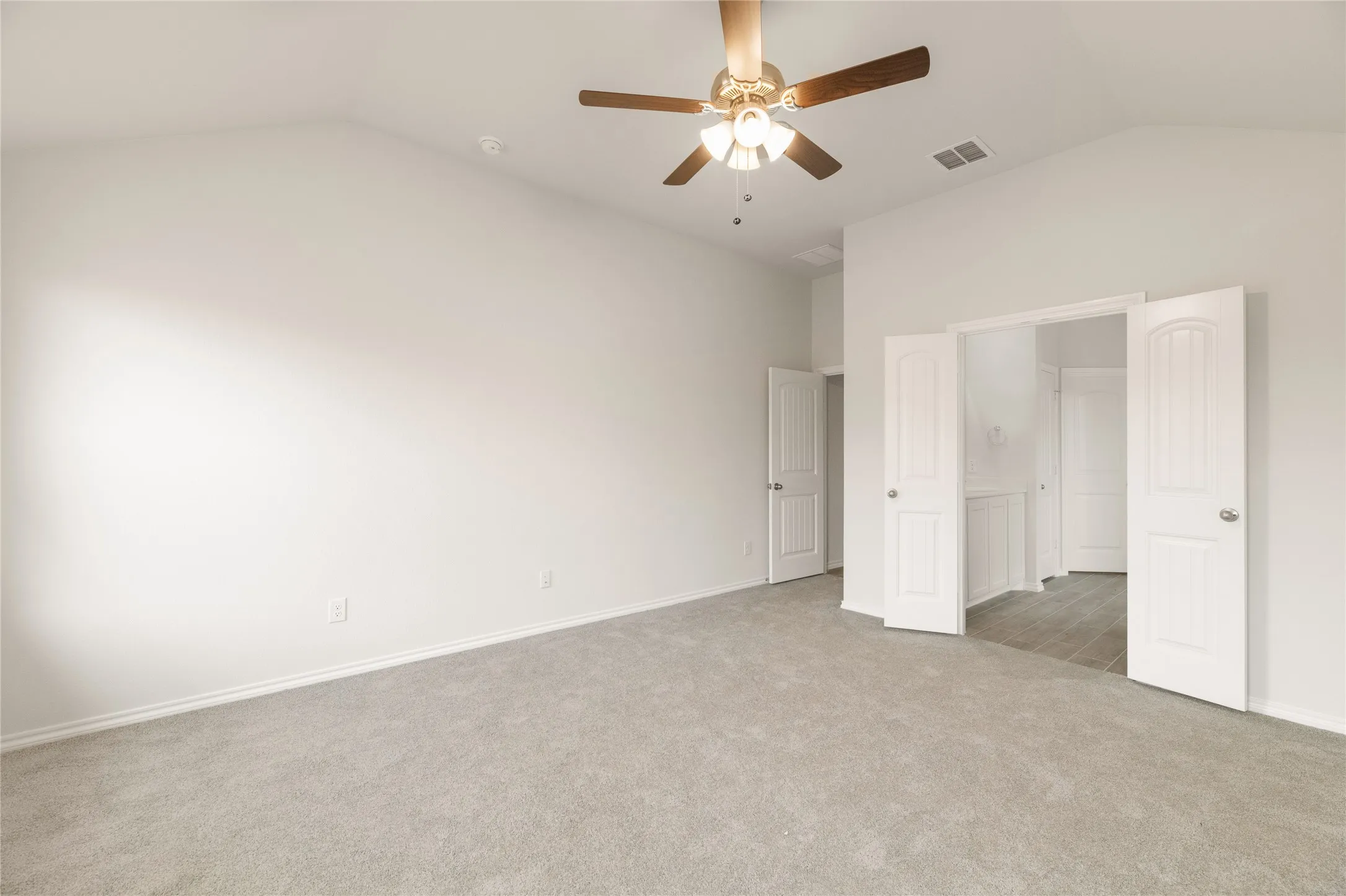 Single Family Residence For Rent in Denton County , 635 Frio Lane, Aubrey, Texas 76227, 4 Bedroom, 2 Bathroom, 2 Garage spaces, 2,022 Sqft, built in 2022, mls#21370256, Real Estate Agent in Aubrey, Homes For Rent in Denton county, Homes For Rent in Aubrey, Realtor in Aubrey Texas, Real Estate Brokerage Independent Realty Texas, Luminita Cordes Realtor